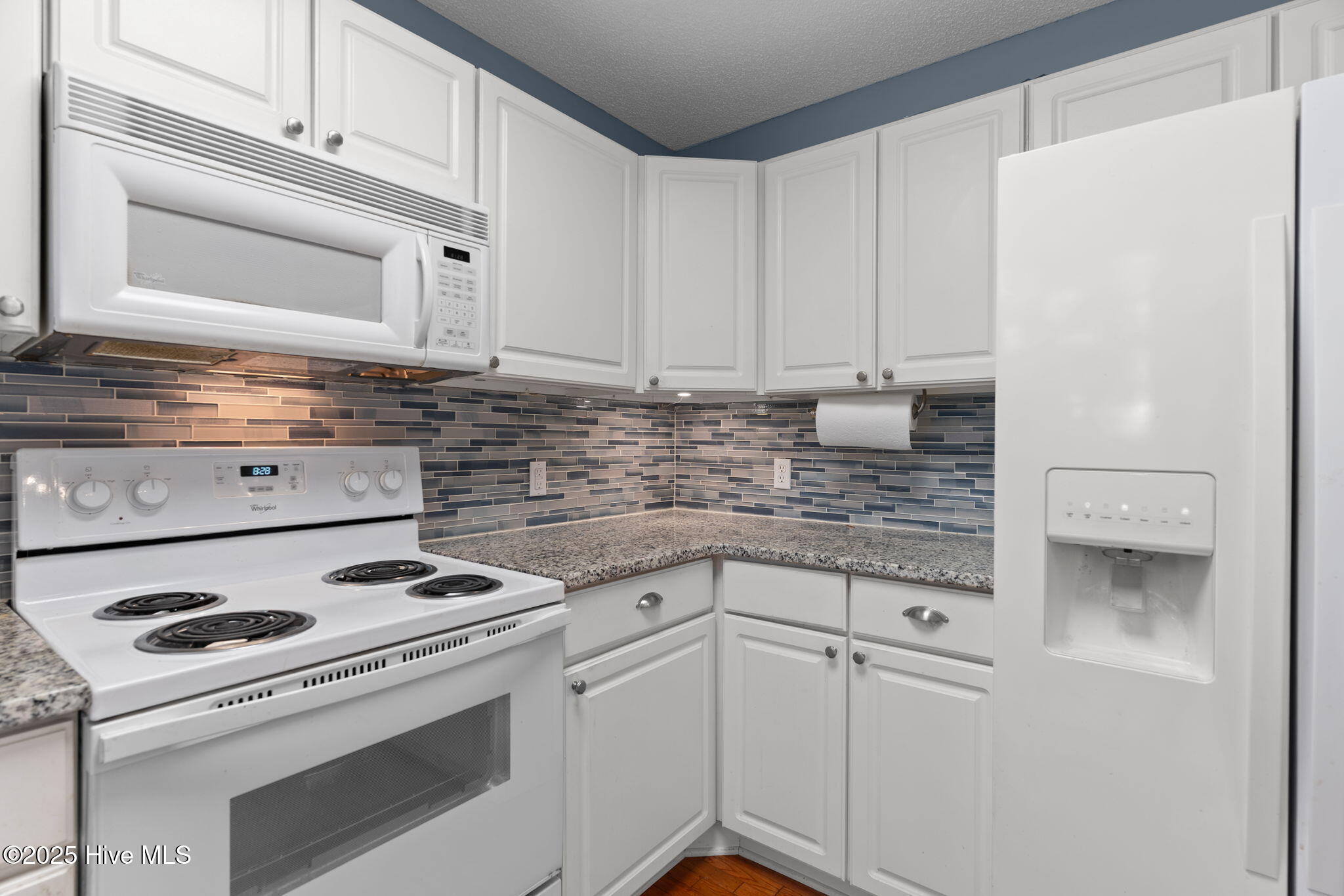 100527660 | Photo 21