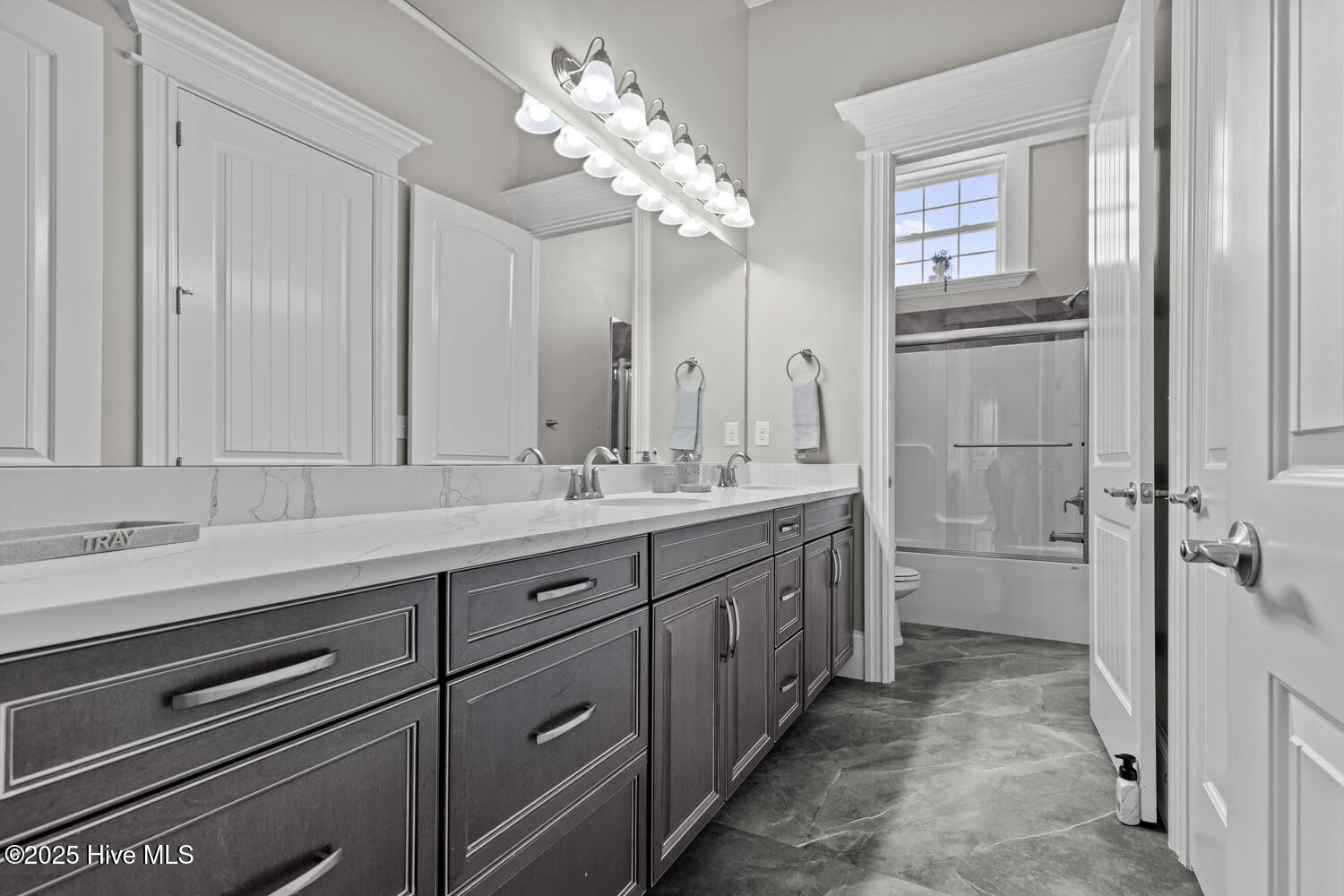 100546022 | Photo 58