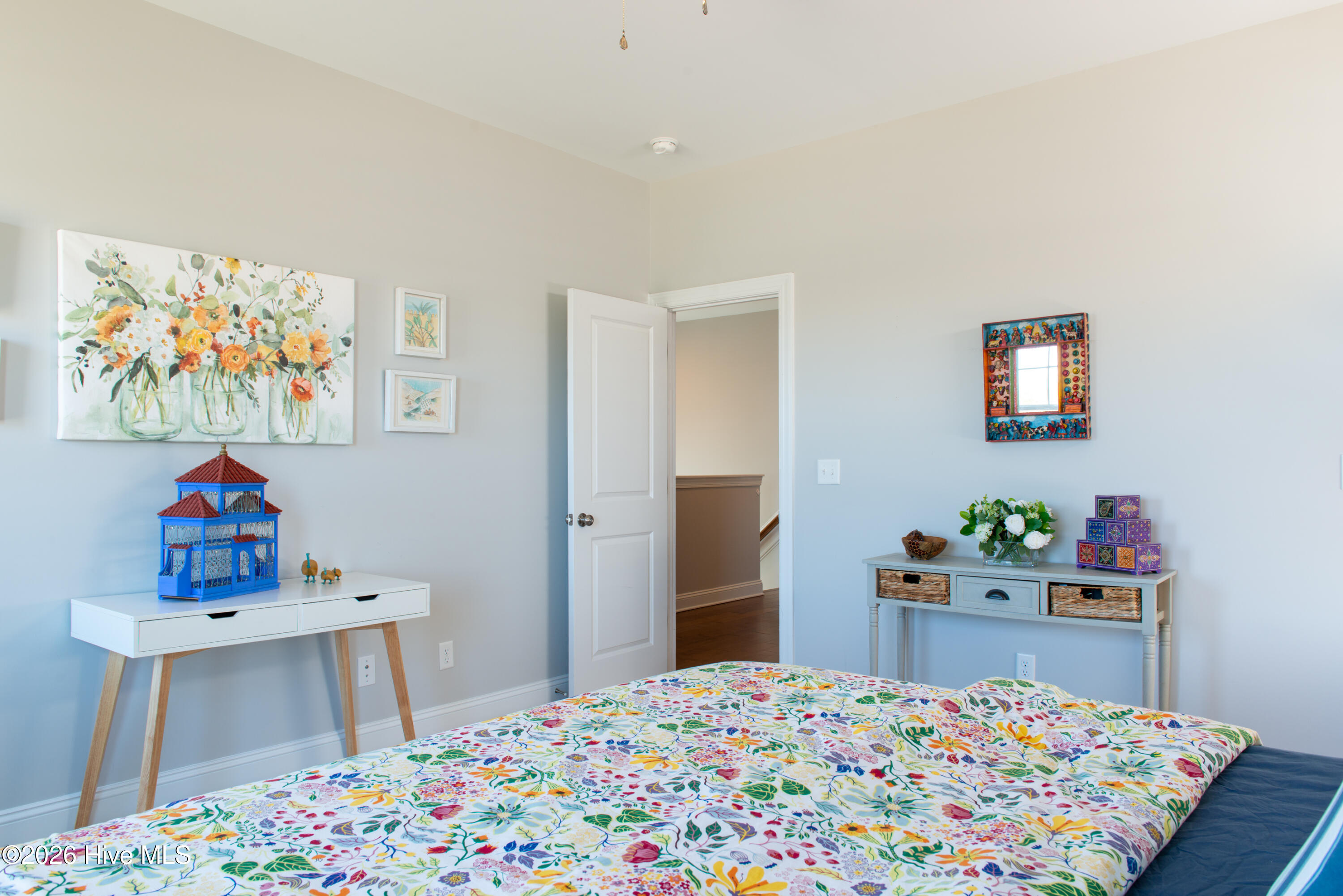 100568036 | Photo 52