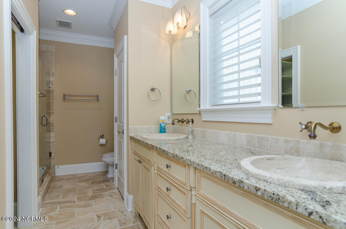 100549238 | Photo 17