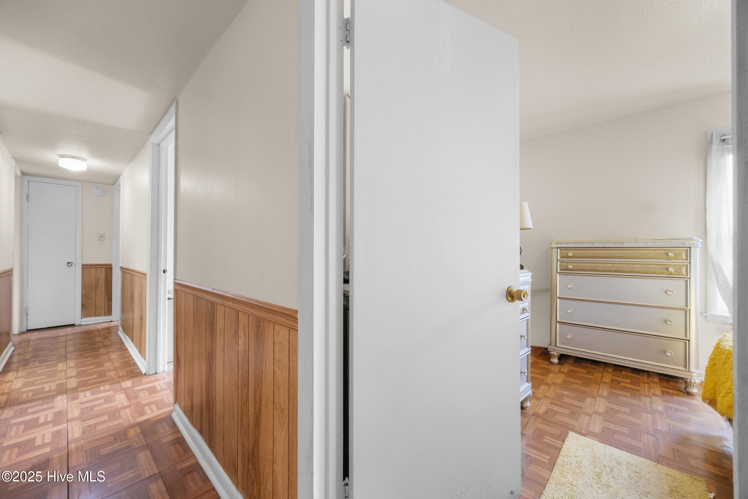 100541005 | Photo 16