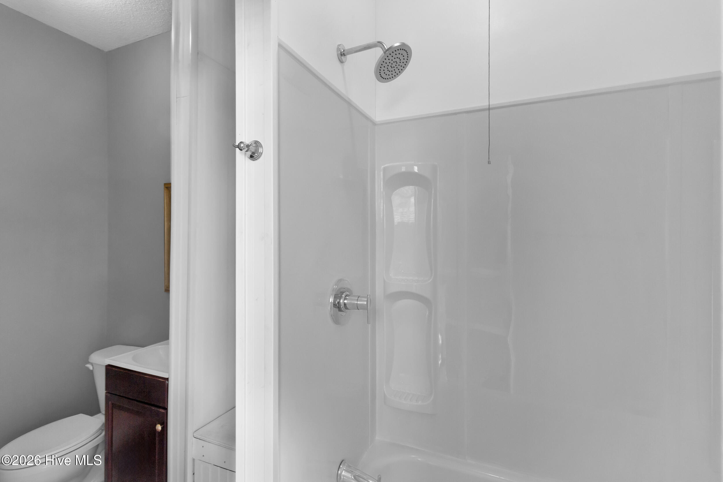 100547330 | Photo 19