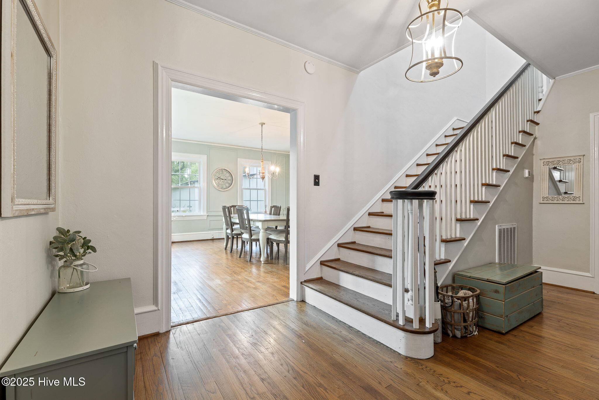 100533679 | Photo 13