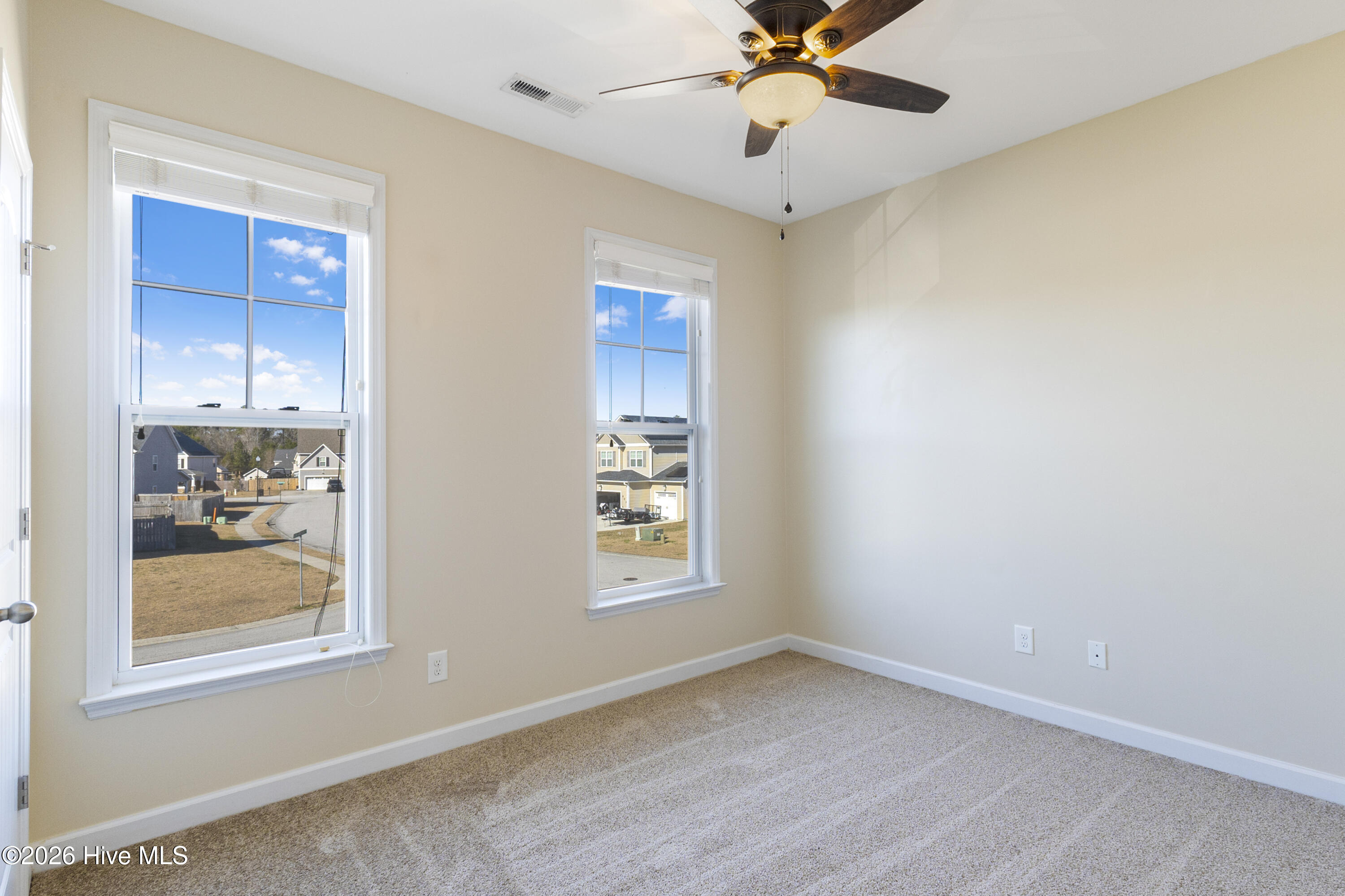 100552457 | Photo 25