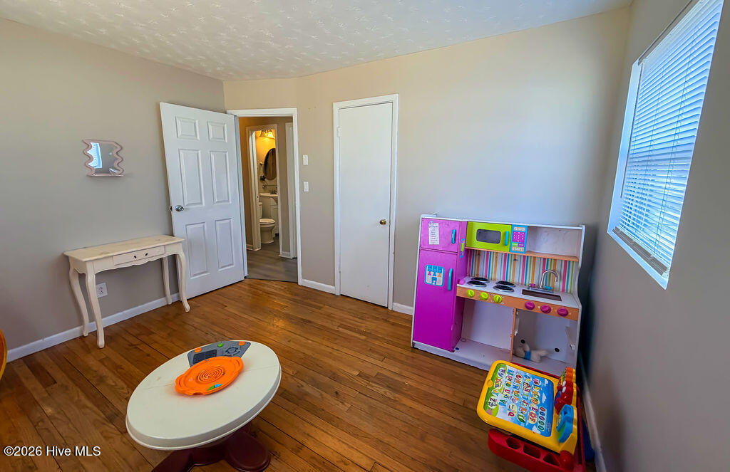 100560731 | Photo 22