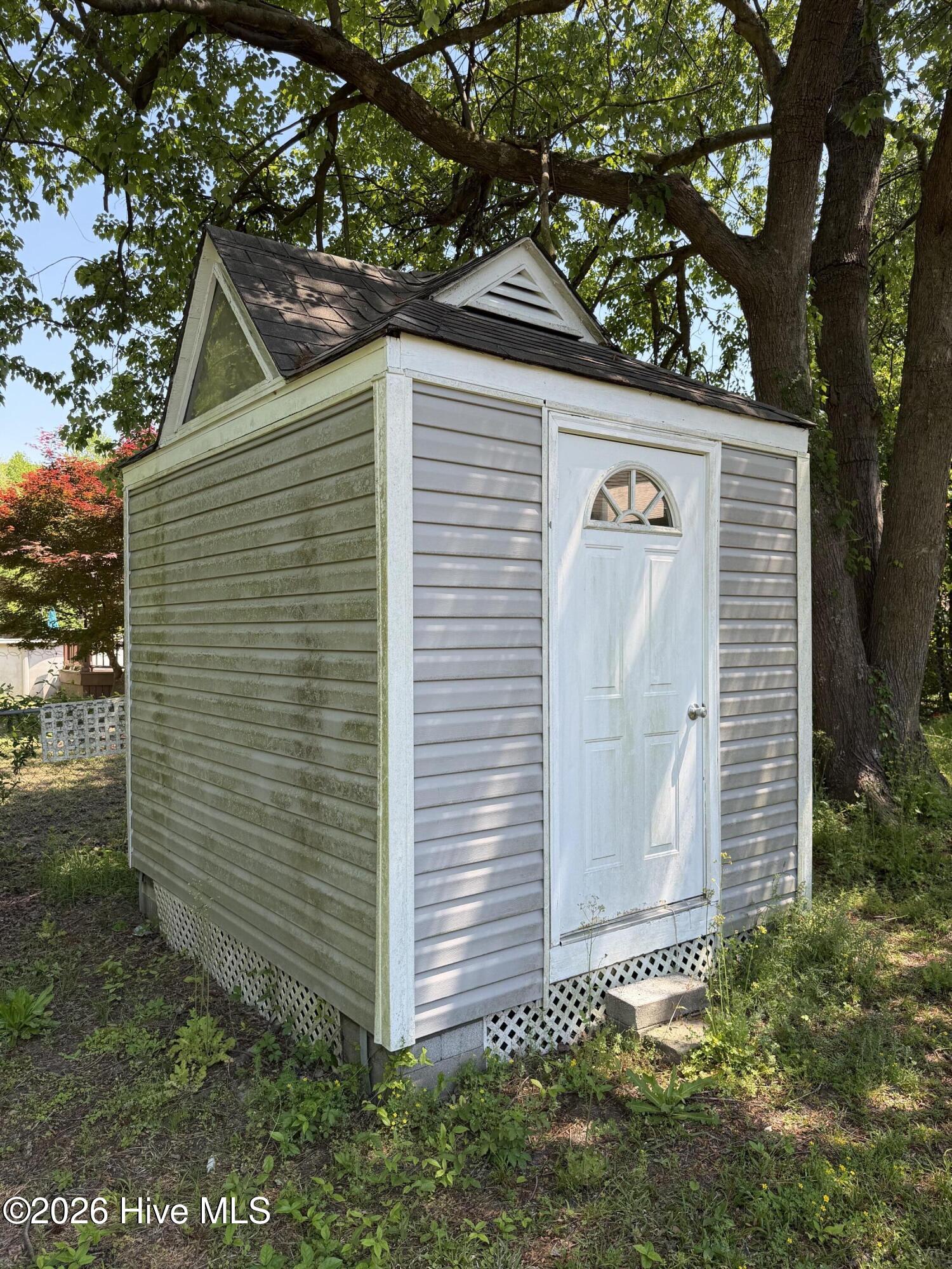 100568105 | Photo 22