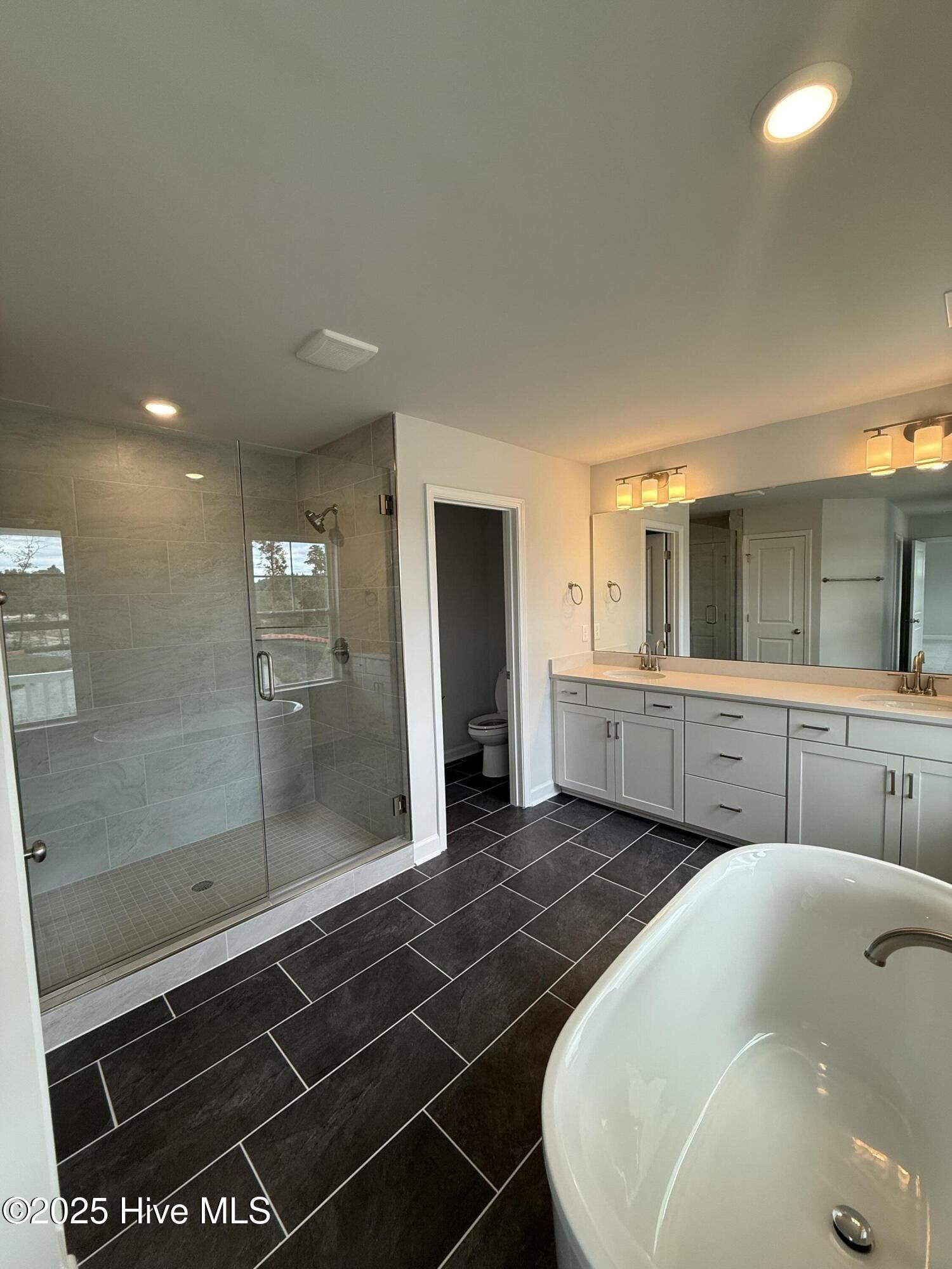 100536678 | Photo 17