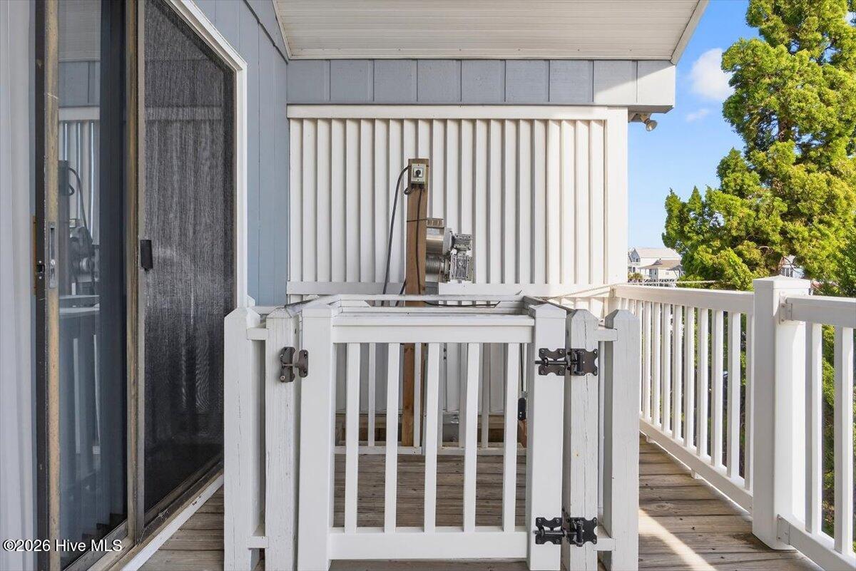 100548293 | Photo 37