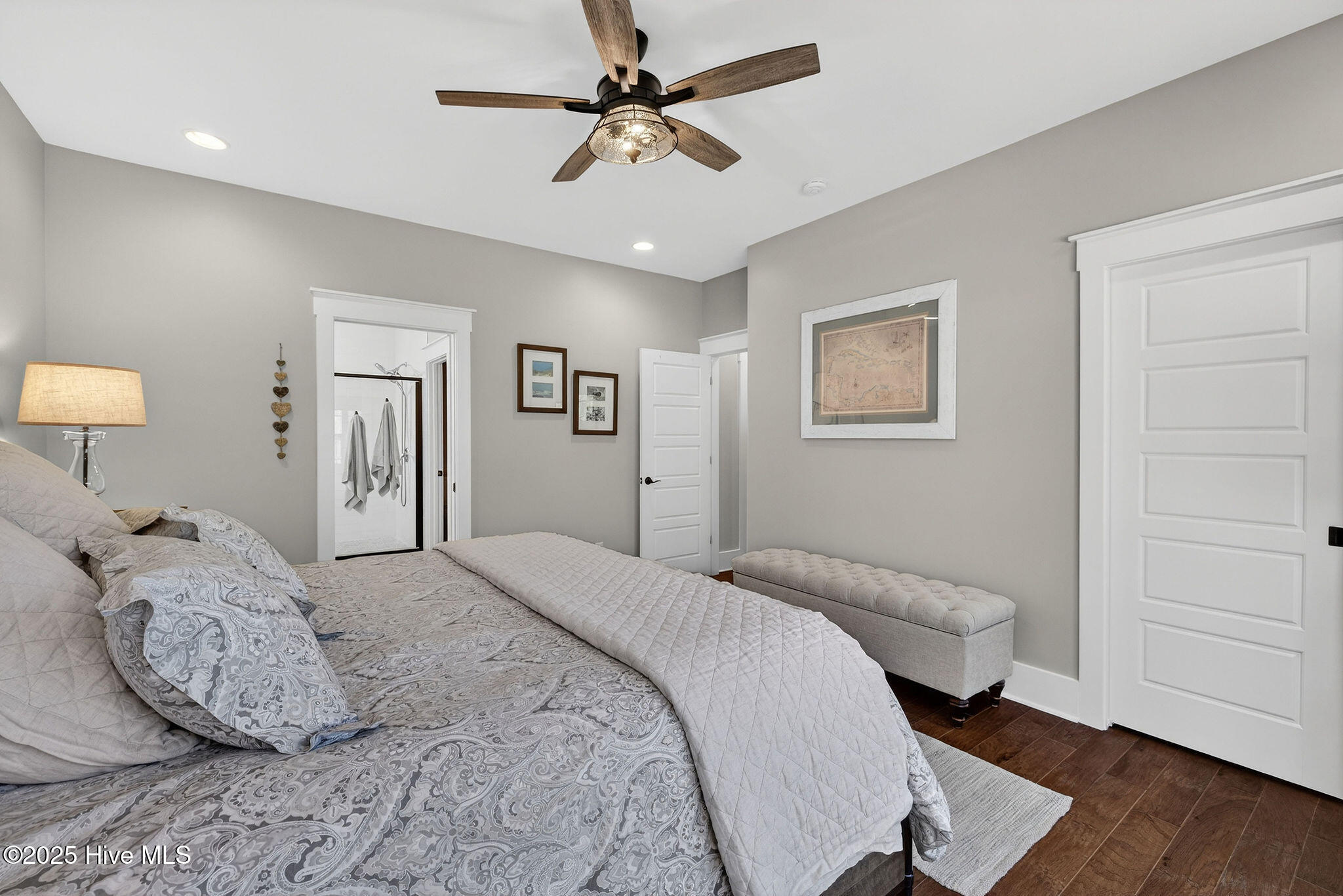 100541568 | Photo 24