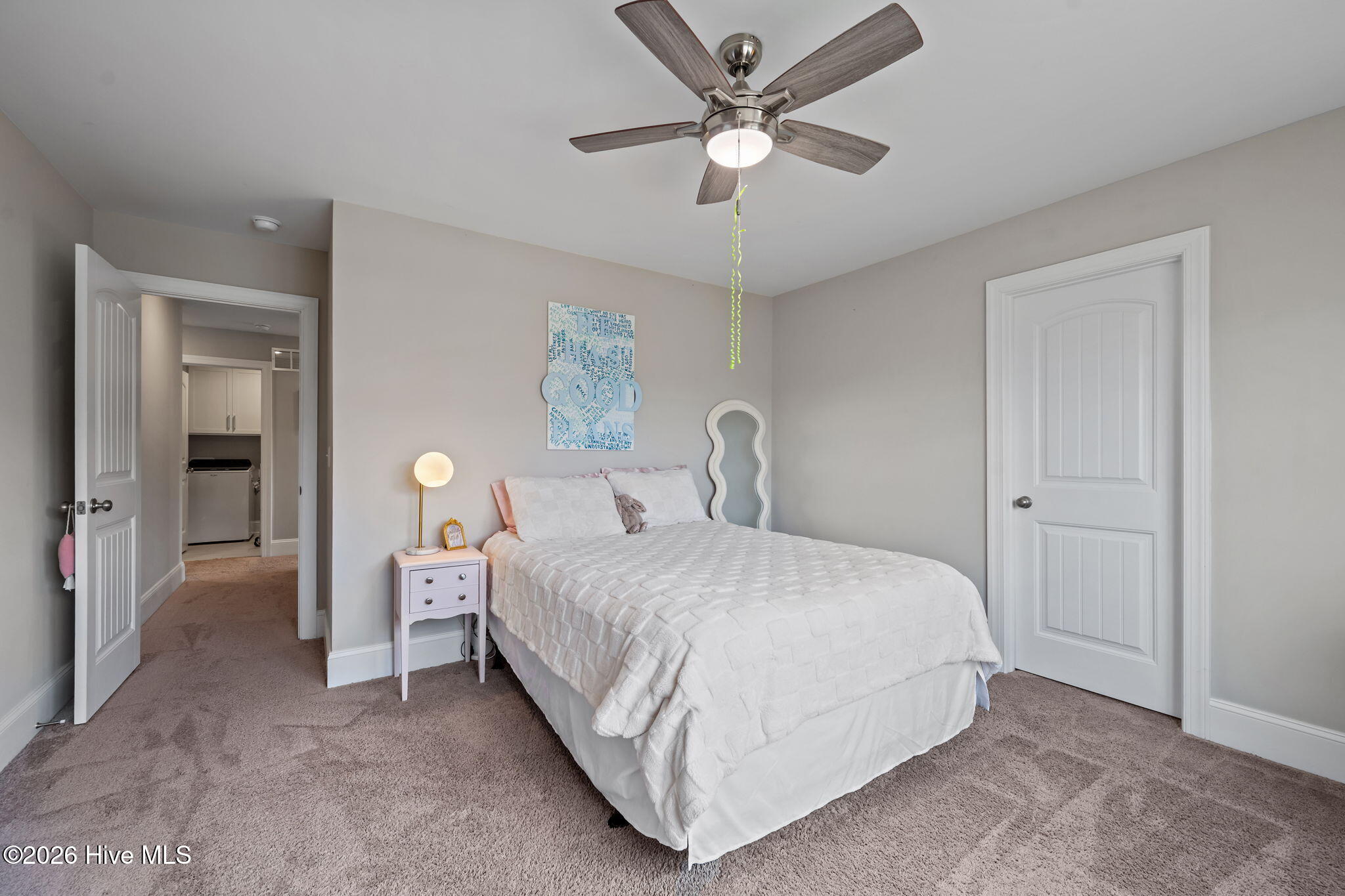 100564361 | Photo 45