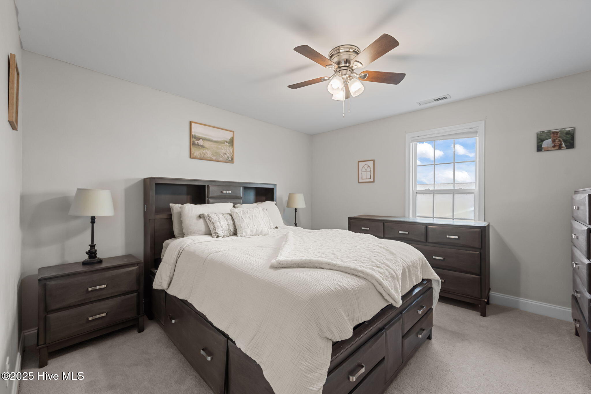 100543355 | Photo 32