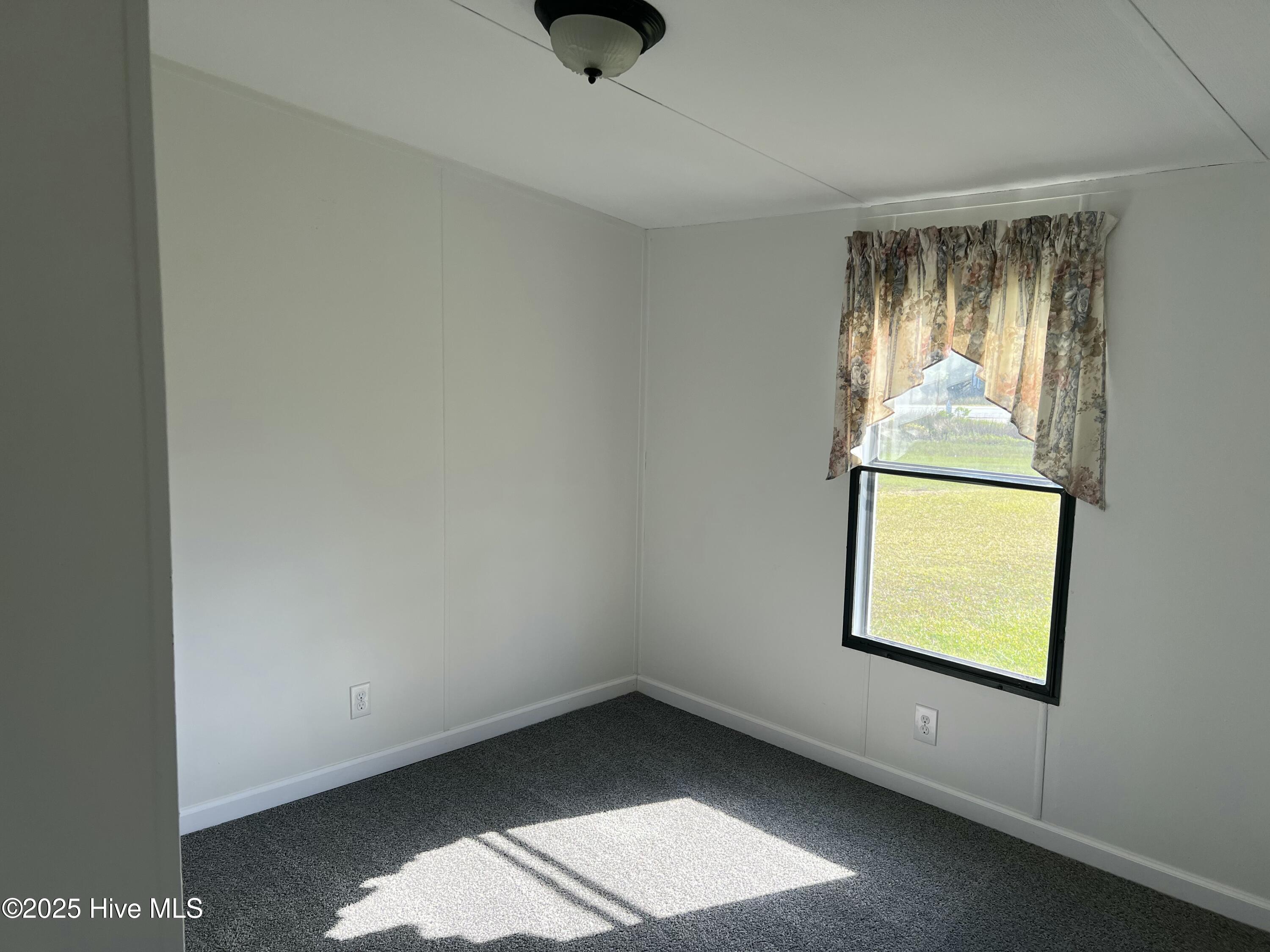 112 Stephen Willis Road,Williston