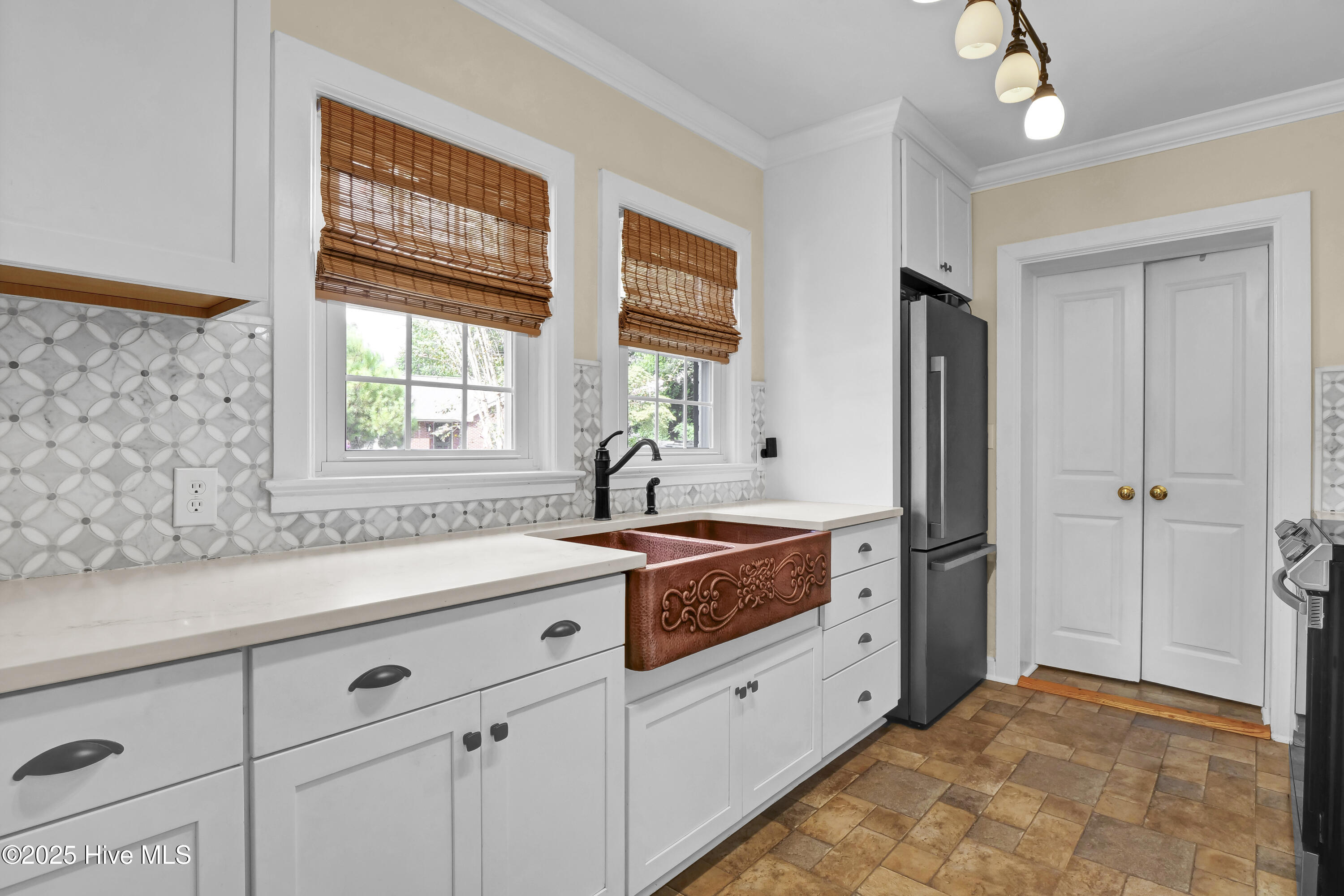 100528167 | Photo 21