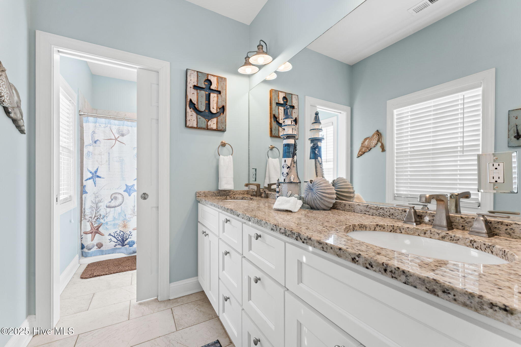 100546116 | Photo 13