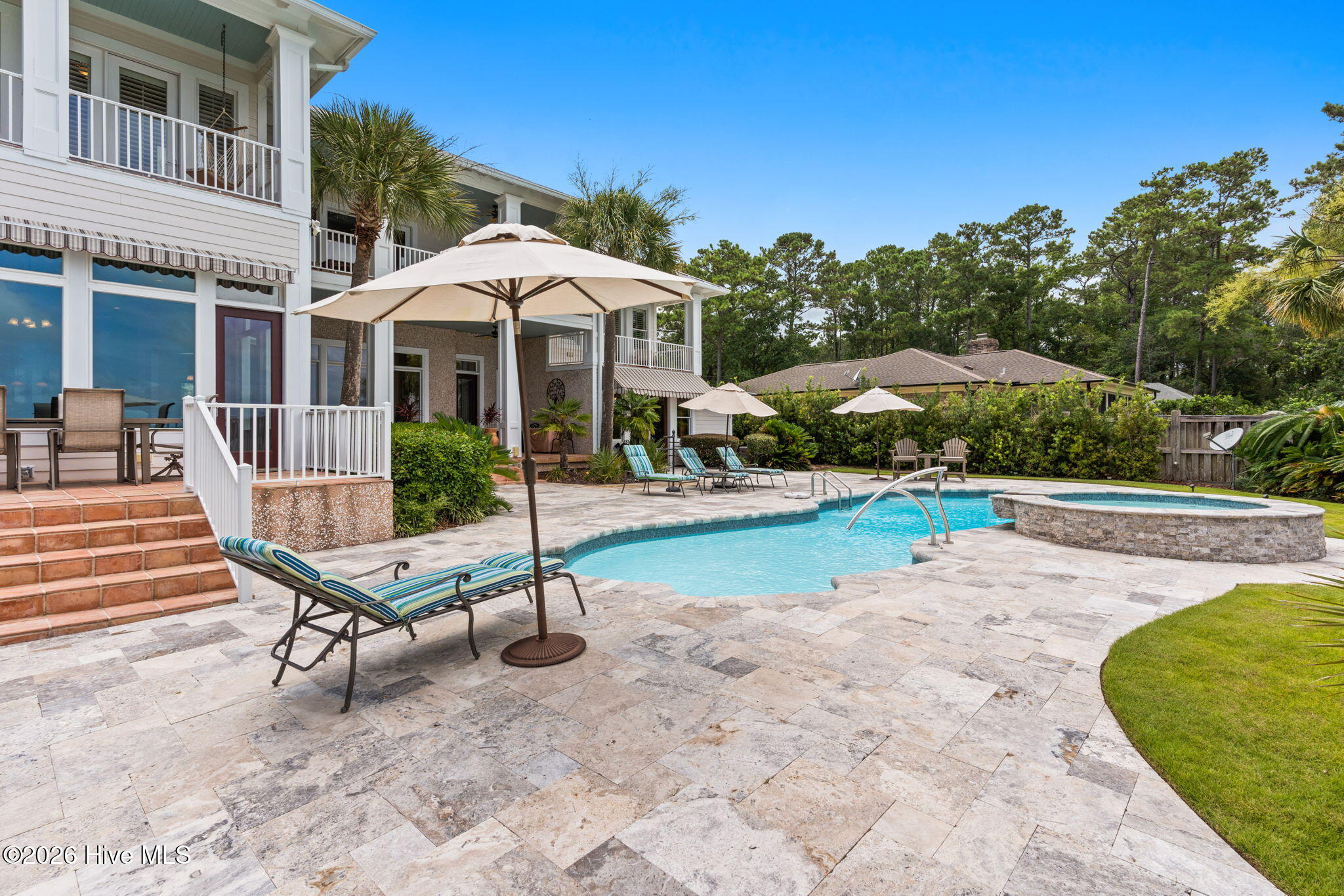 100554709 | Photo 28