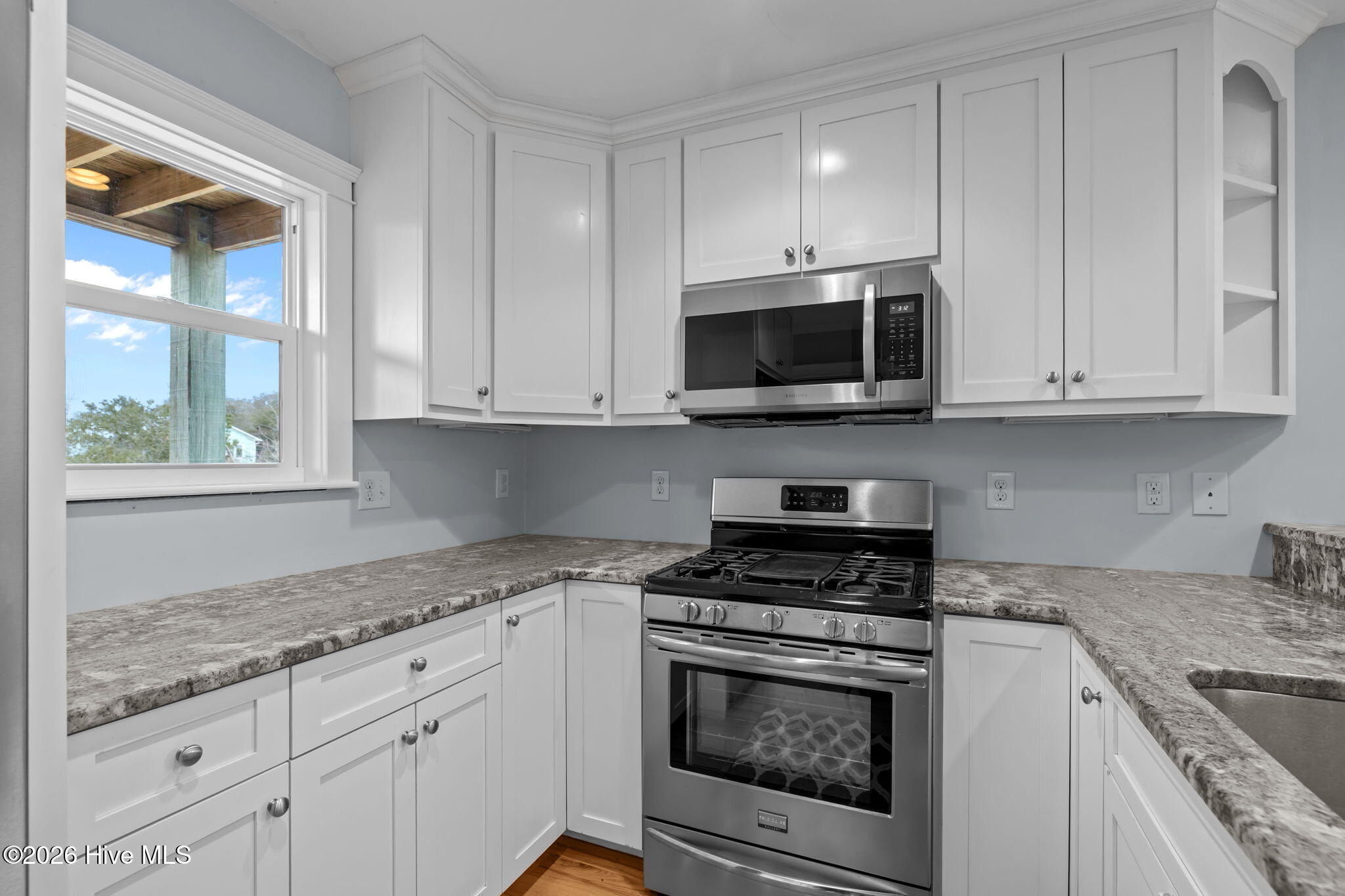 100553513 | Photo 37