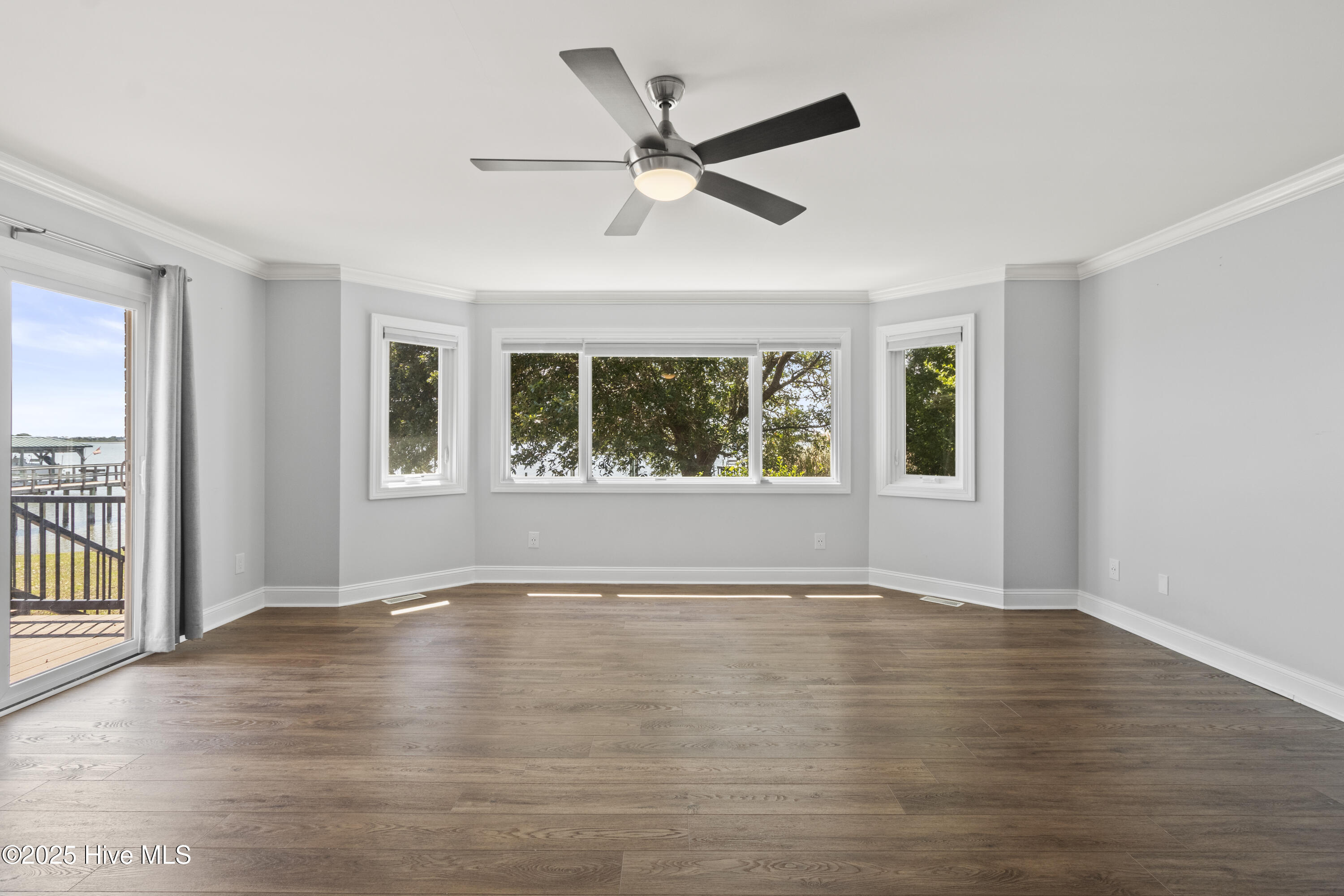 100503584 | Photo 47