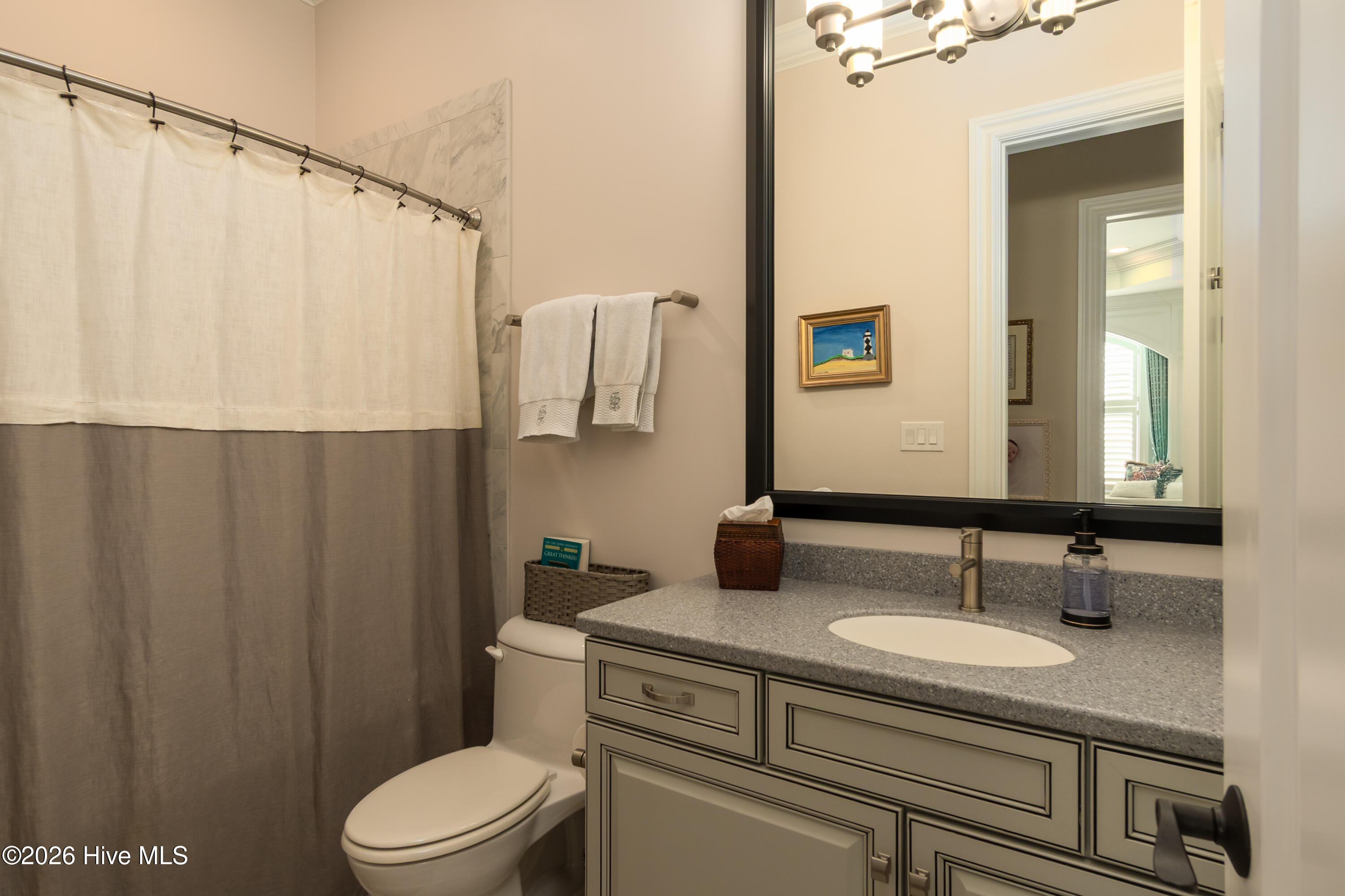 100550947 | Photo 60