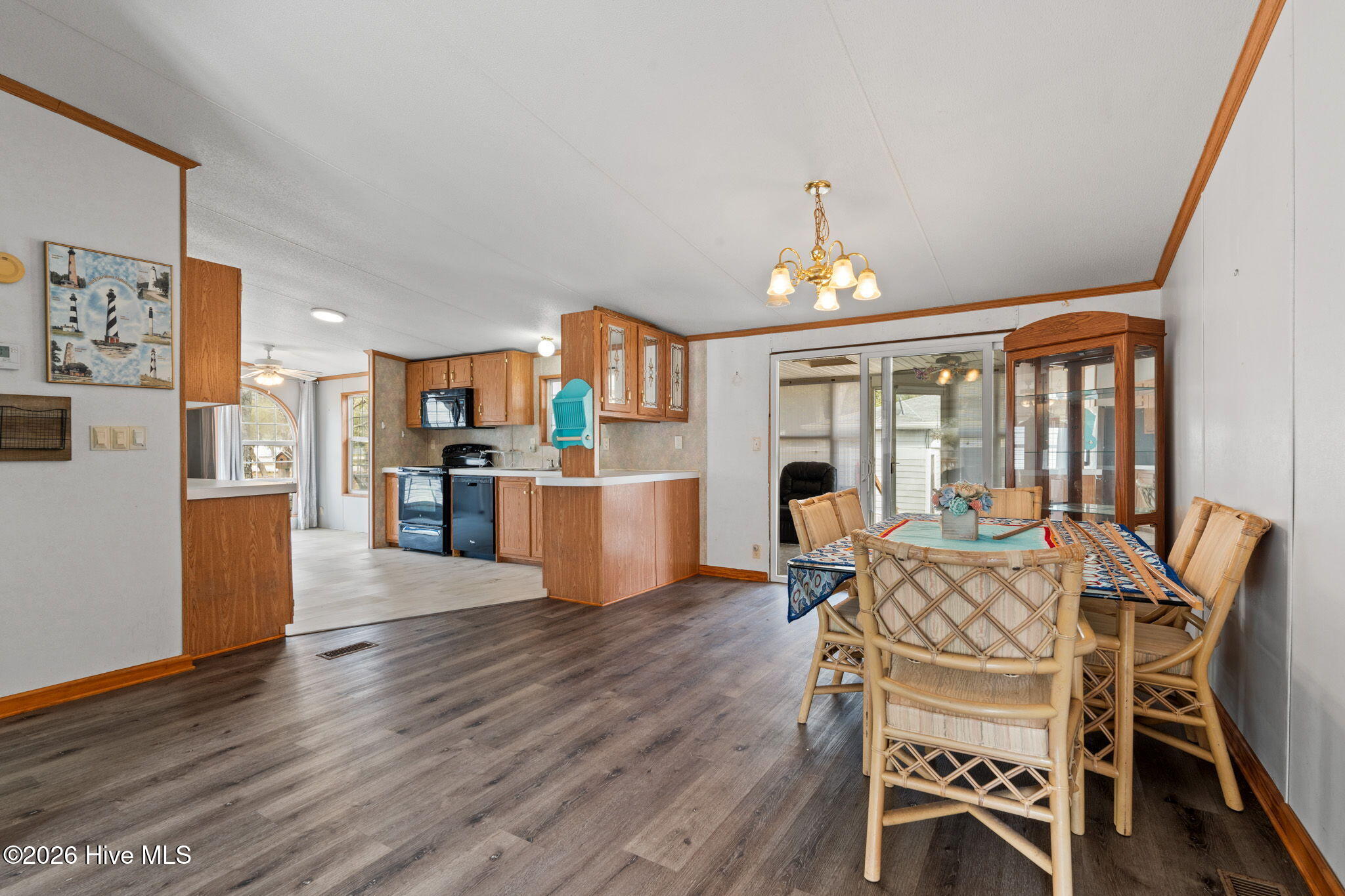 100564701 | Photo 18