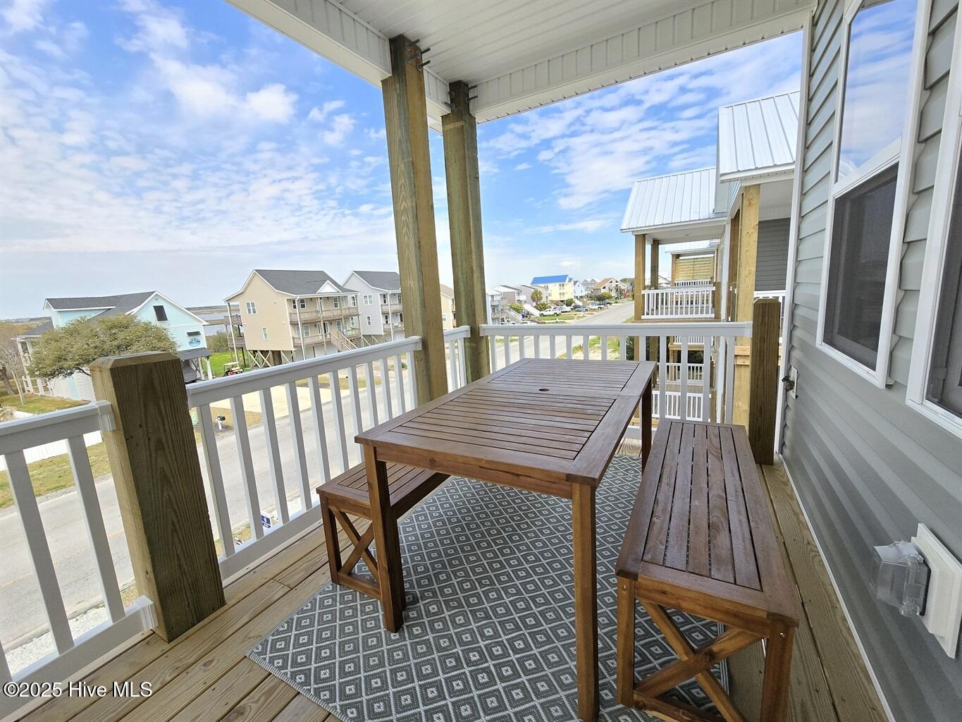 100521867 | Photo 16