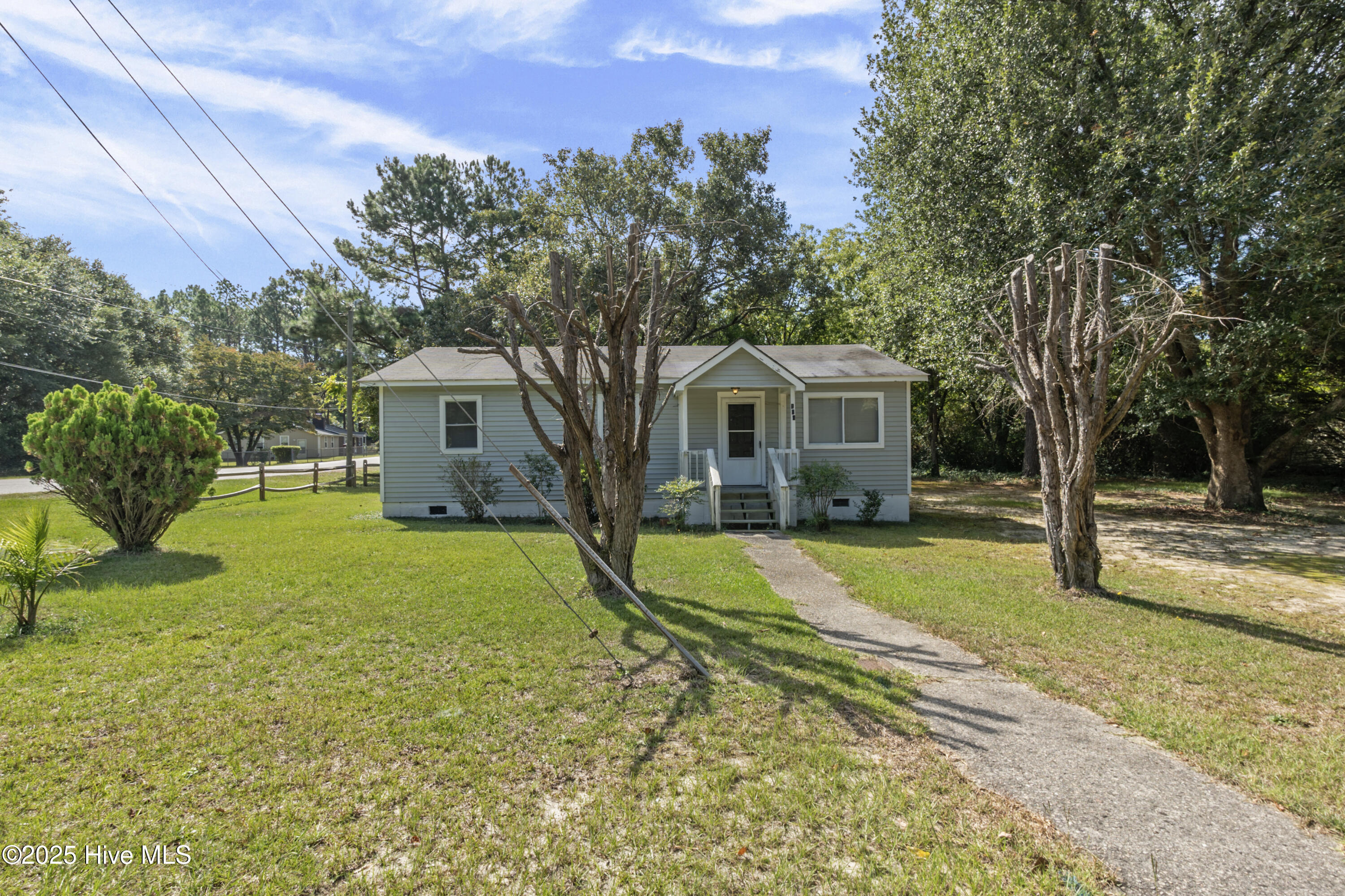 Homes for sale in Aberdeen, NC | 104 James St, Aberdeen, NC 28315 | MLS# 100531270