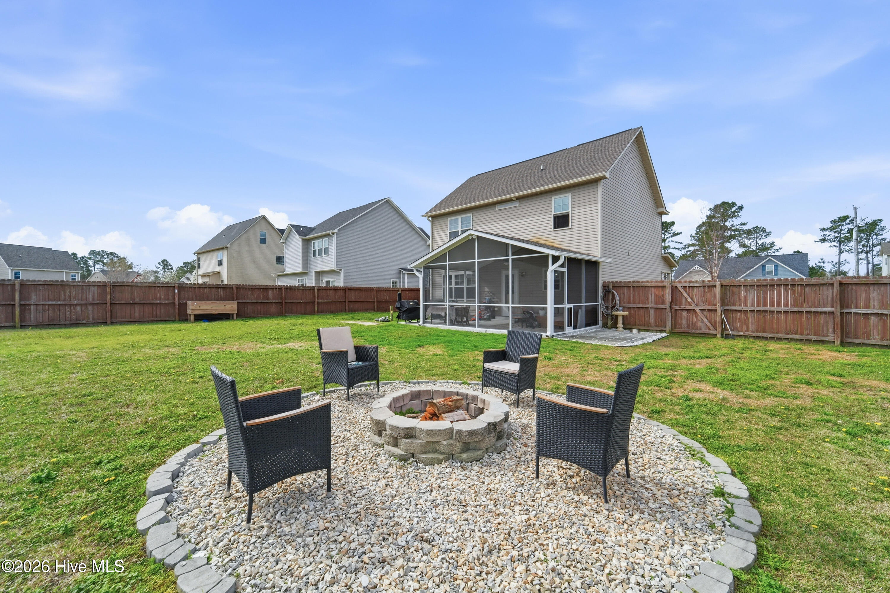 100560399 | Photo 18