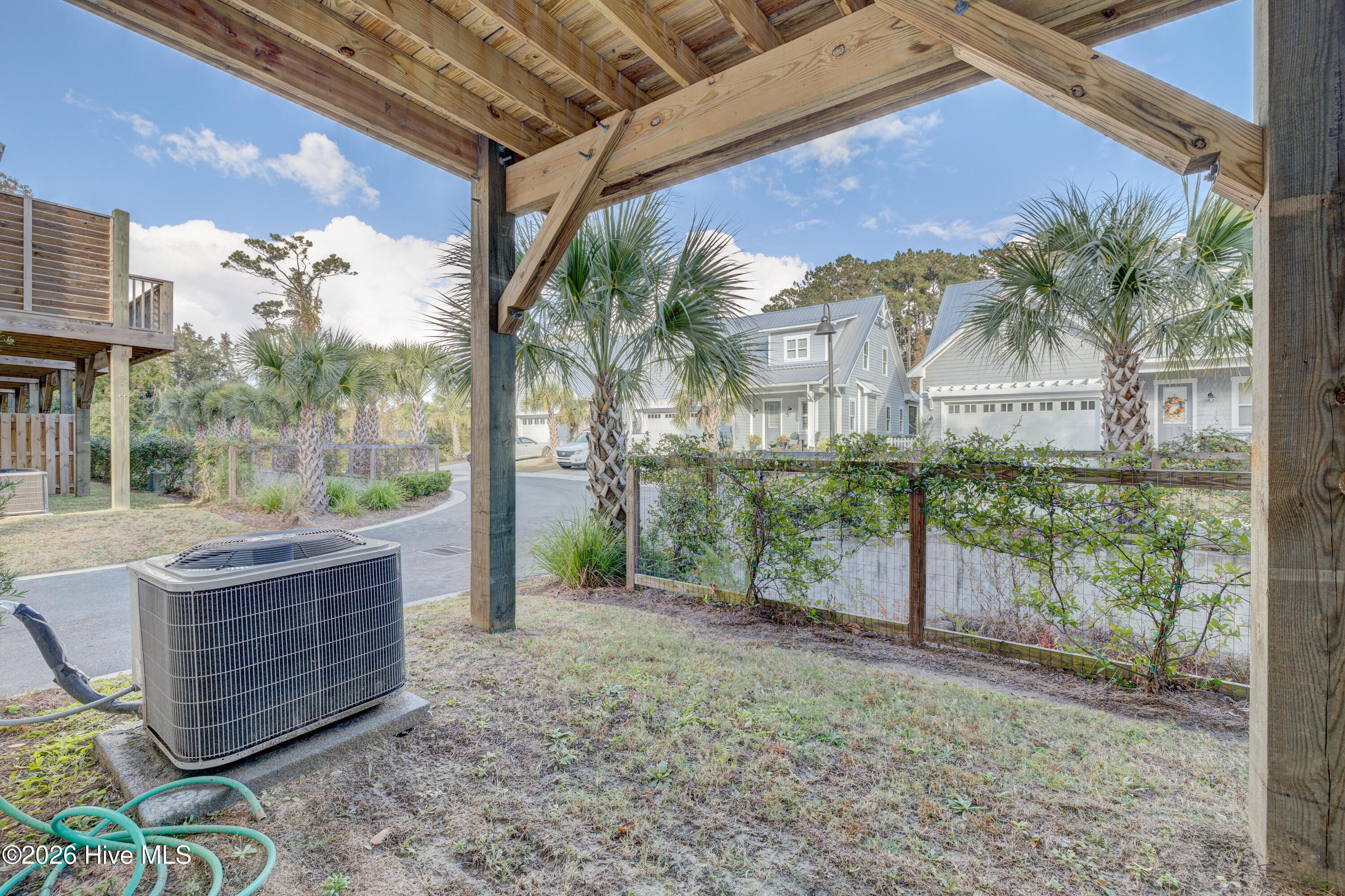 100561022 | Photo 37