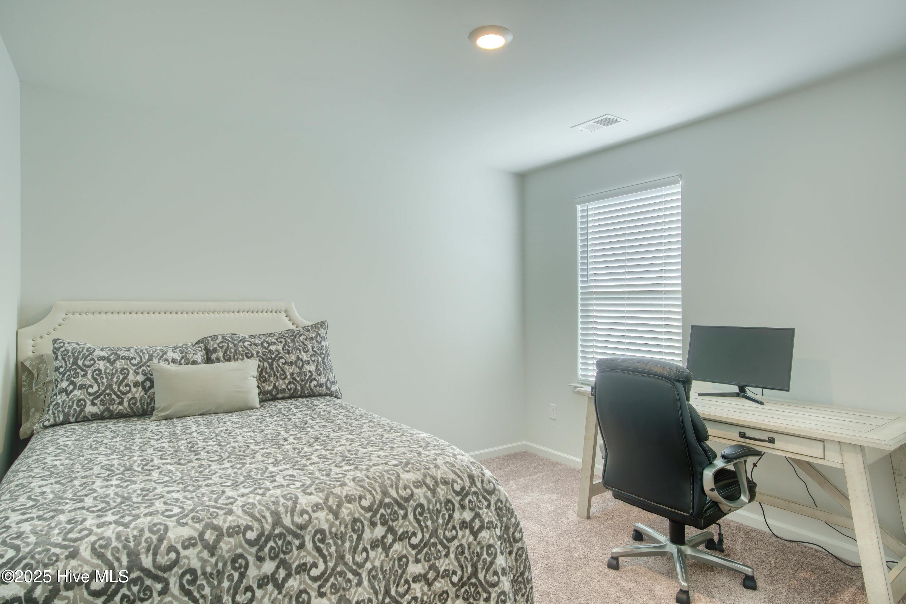 100538124 | Photo 28