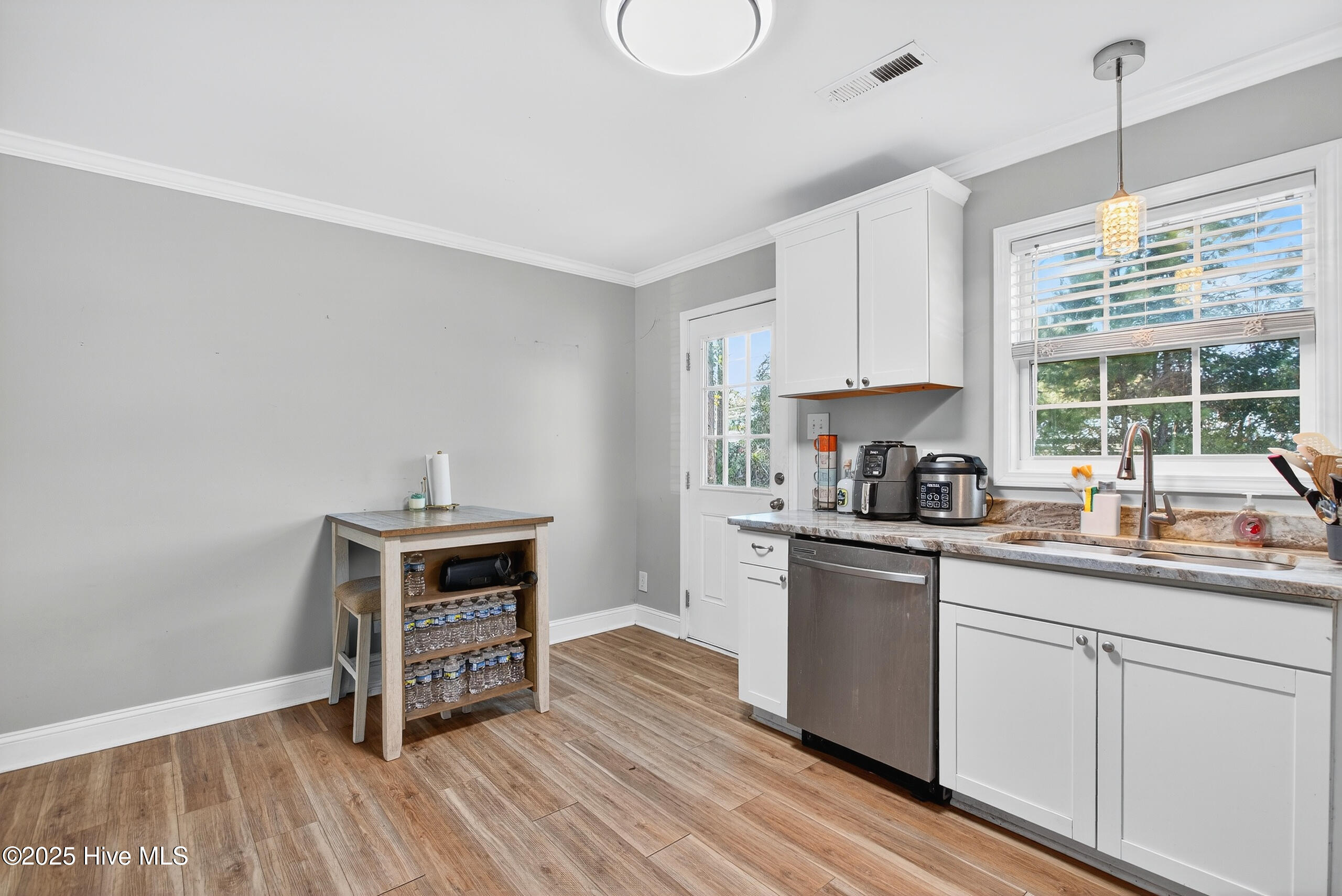 218 Forest View 