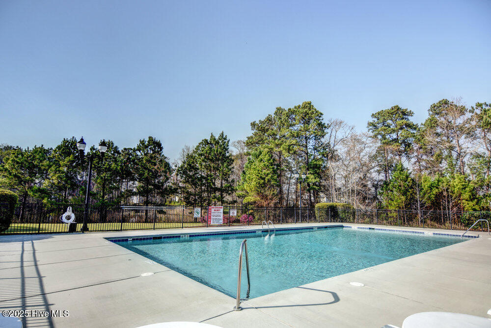 100526885 | Photo 30