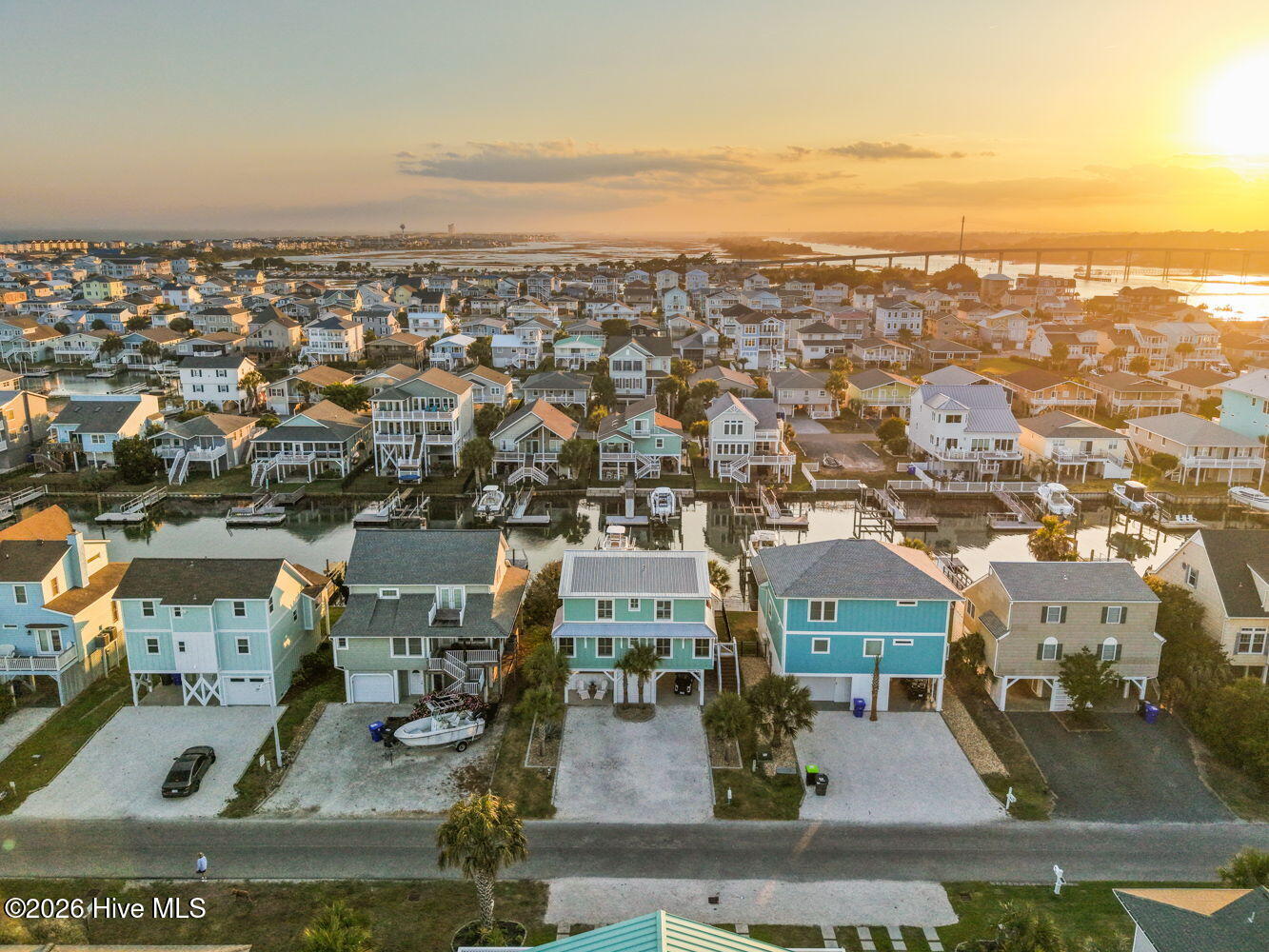 100569670 | Photo 43