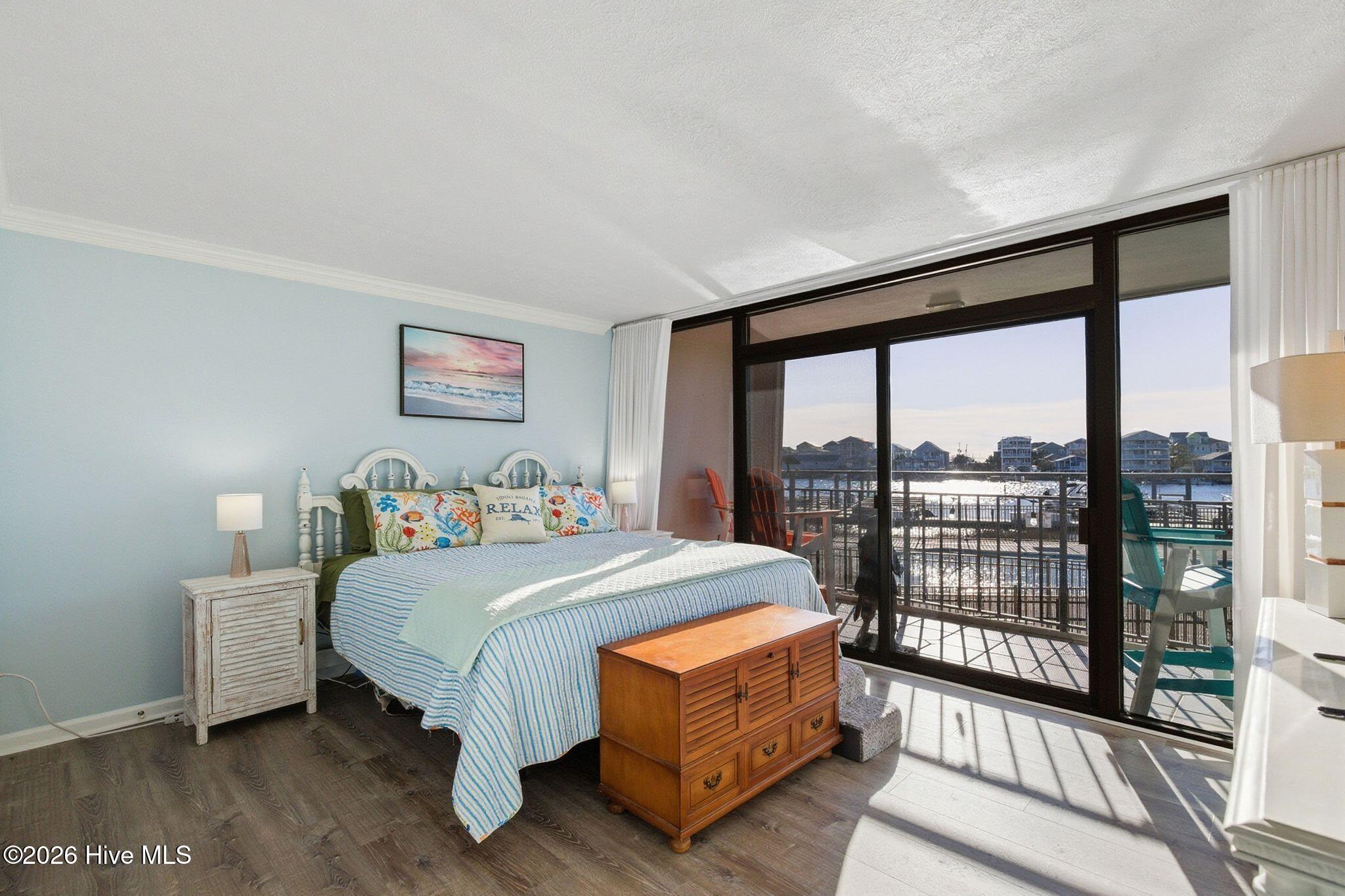 100560958 | Photo 19