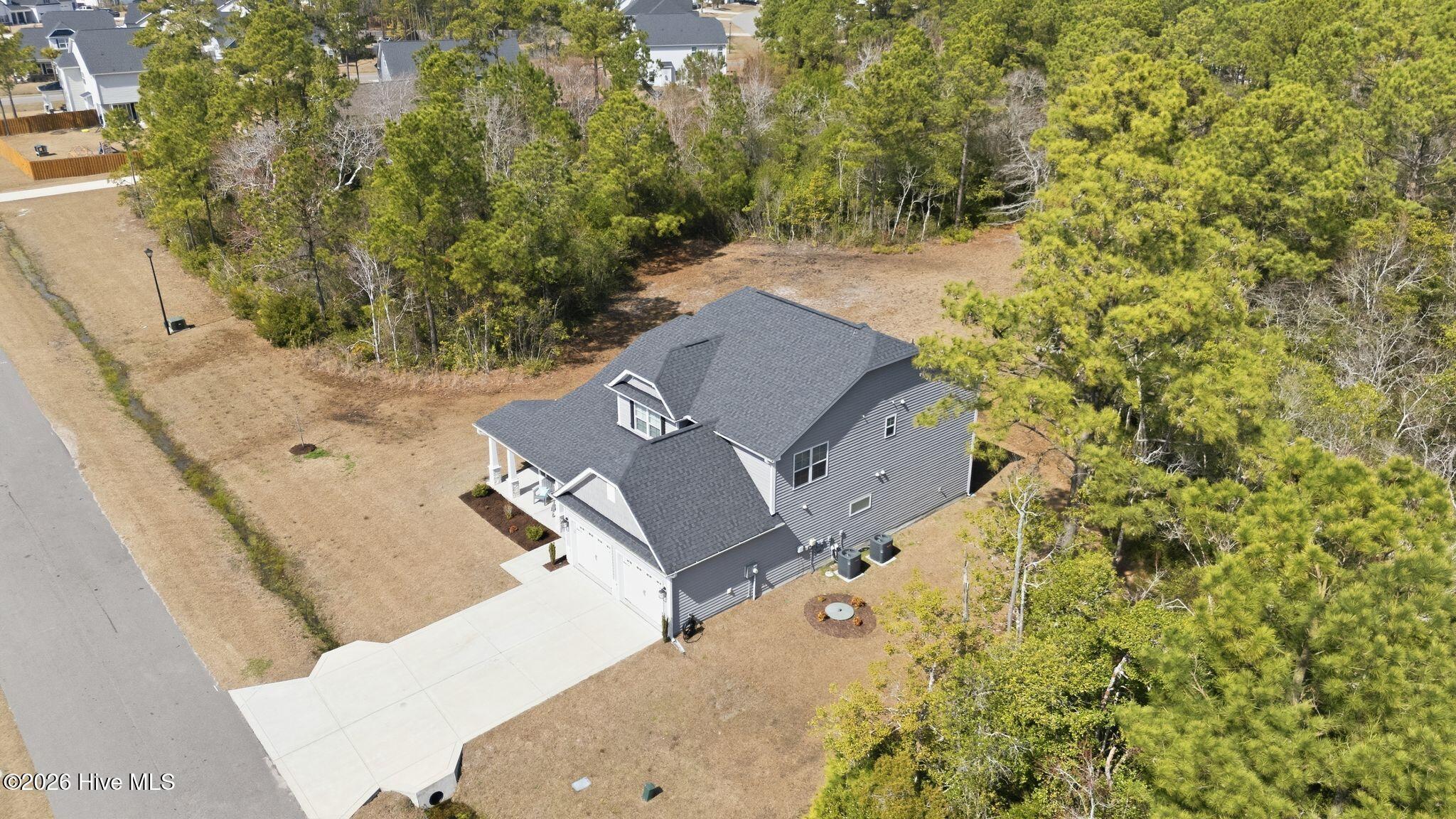 100558926 | Photo 57