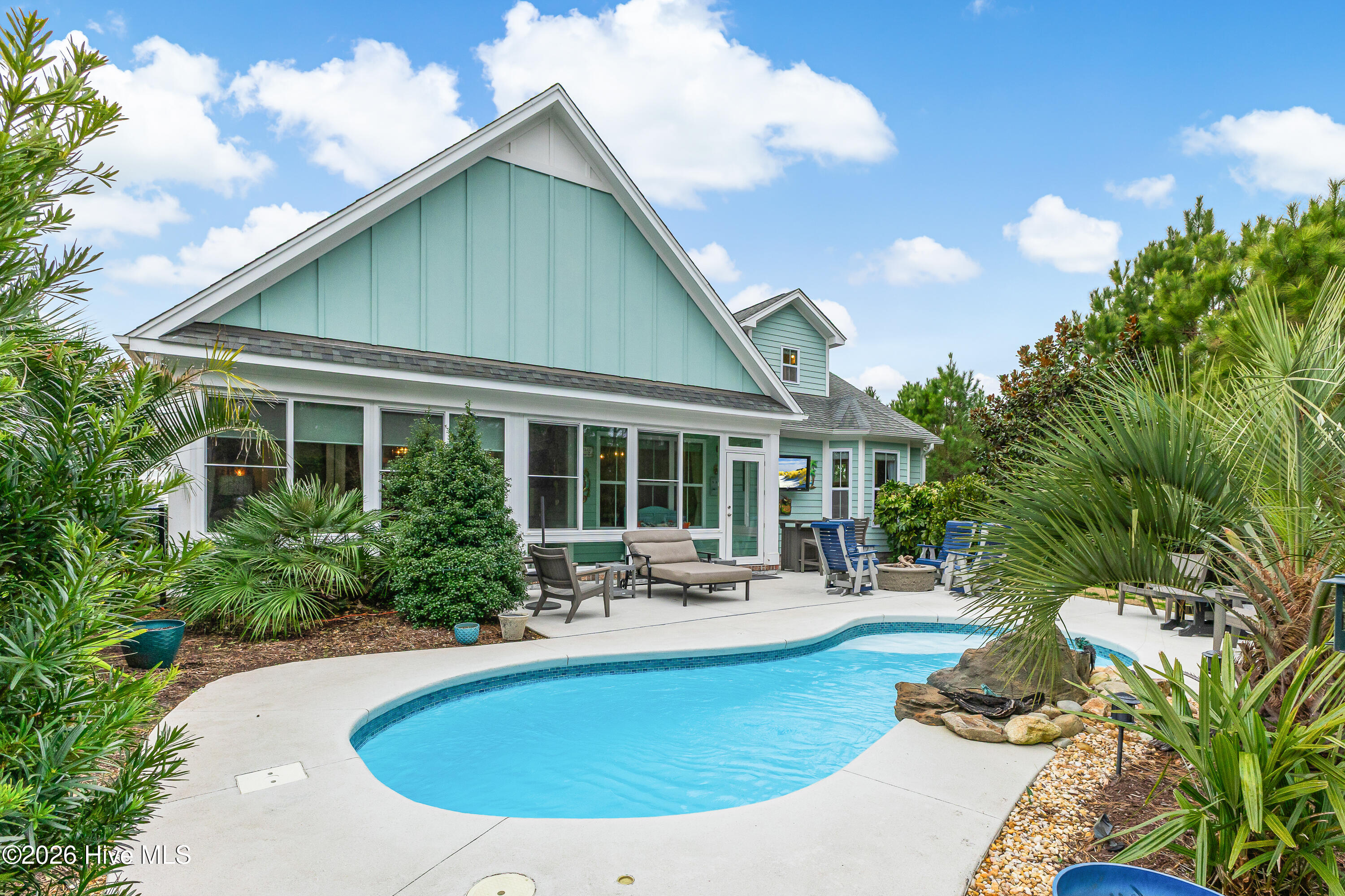 100551306 | Photo 62