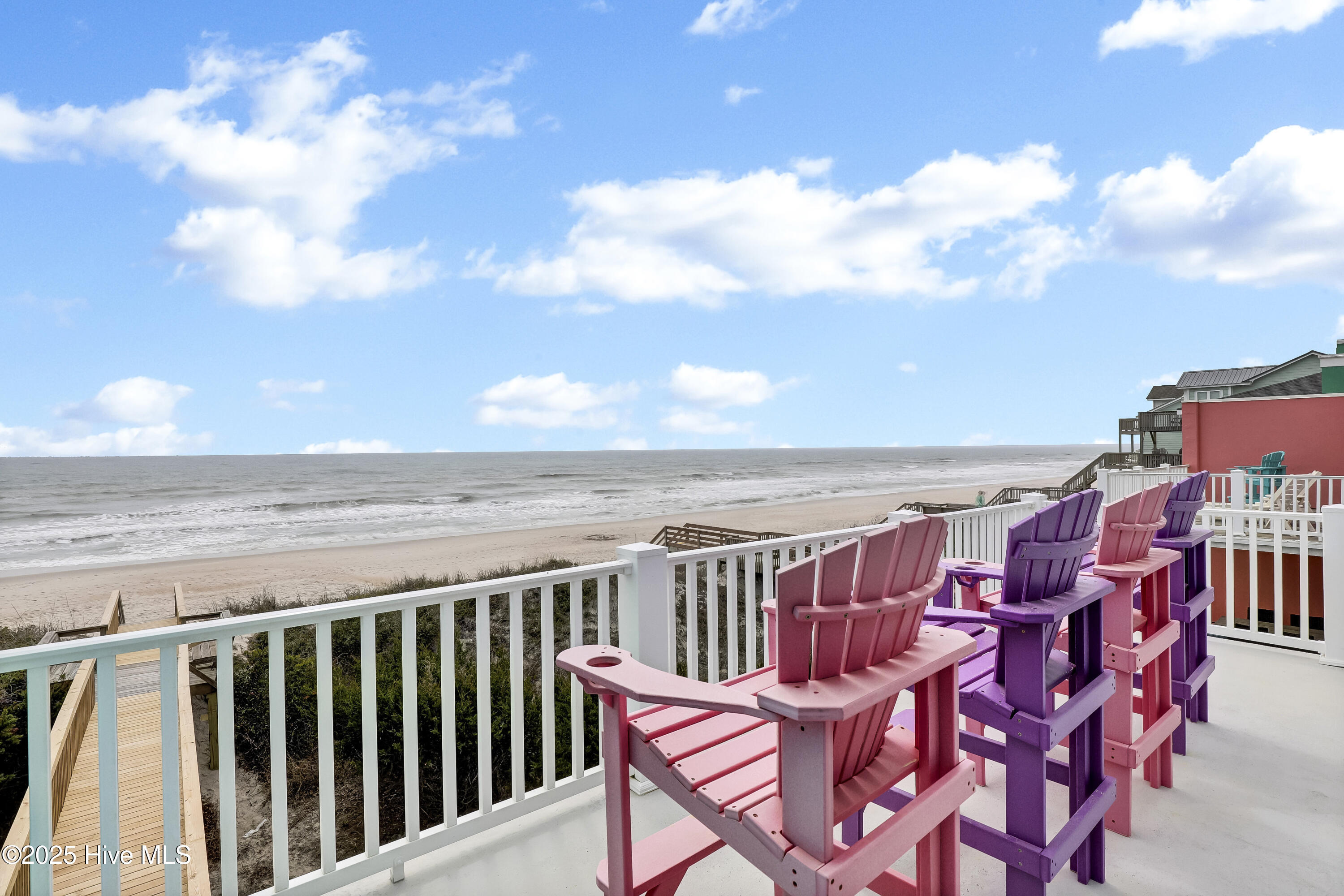 100520988 | Photo 20