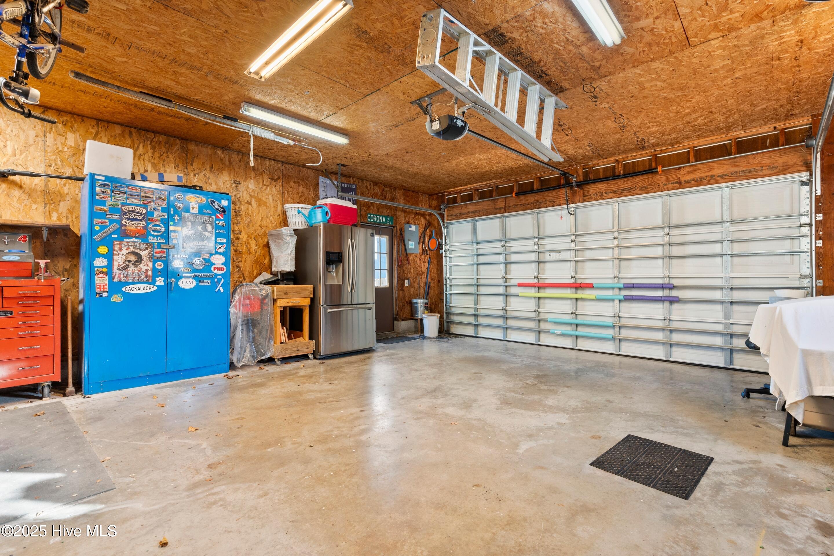 100535792 | Photo 71