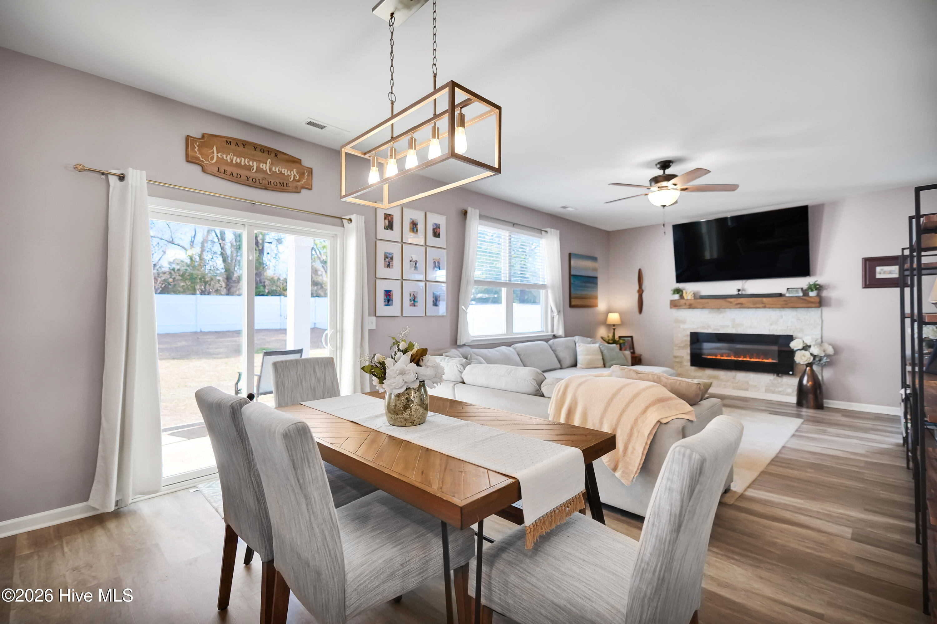 100548211 | Photo 10