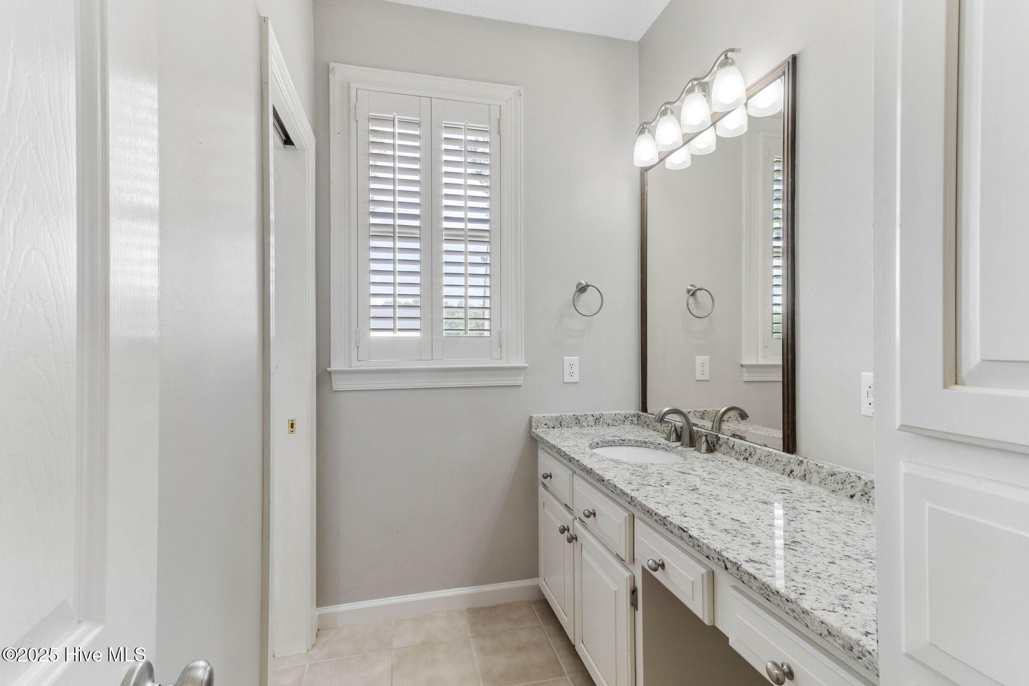 100533905 | Photo 33