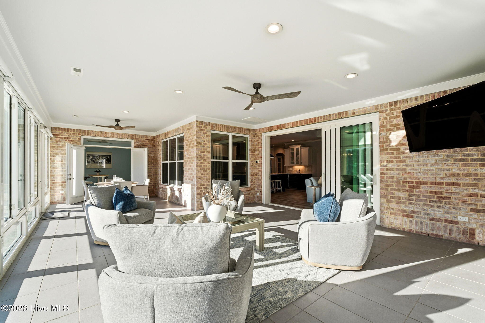 100555093 | Photo 29