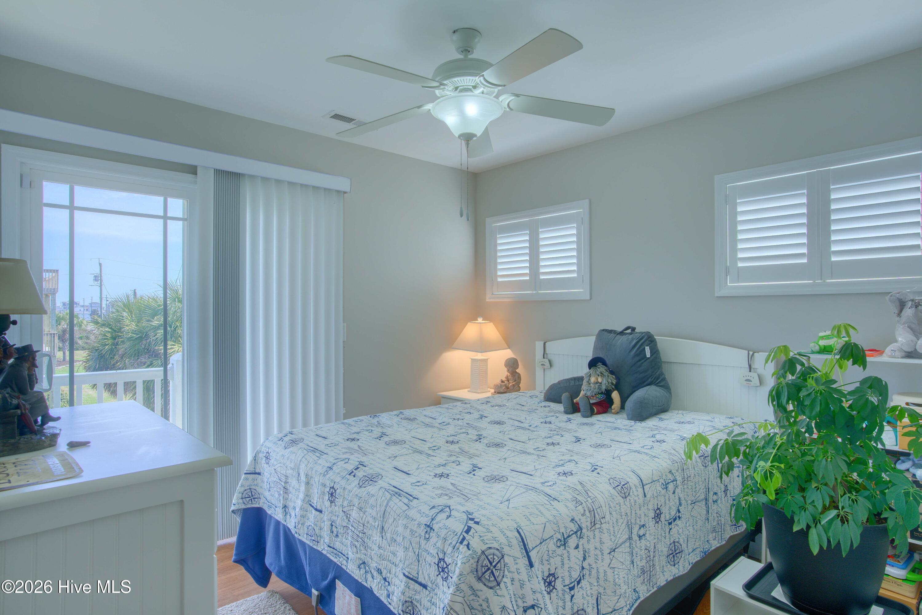 100558539 | Photo 35