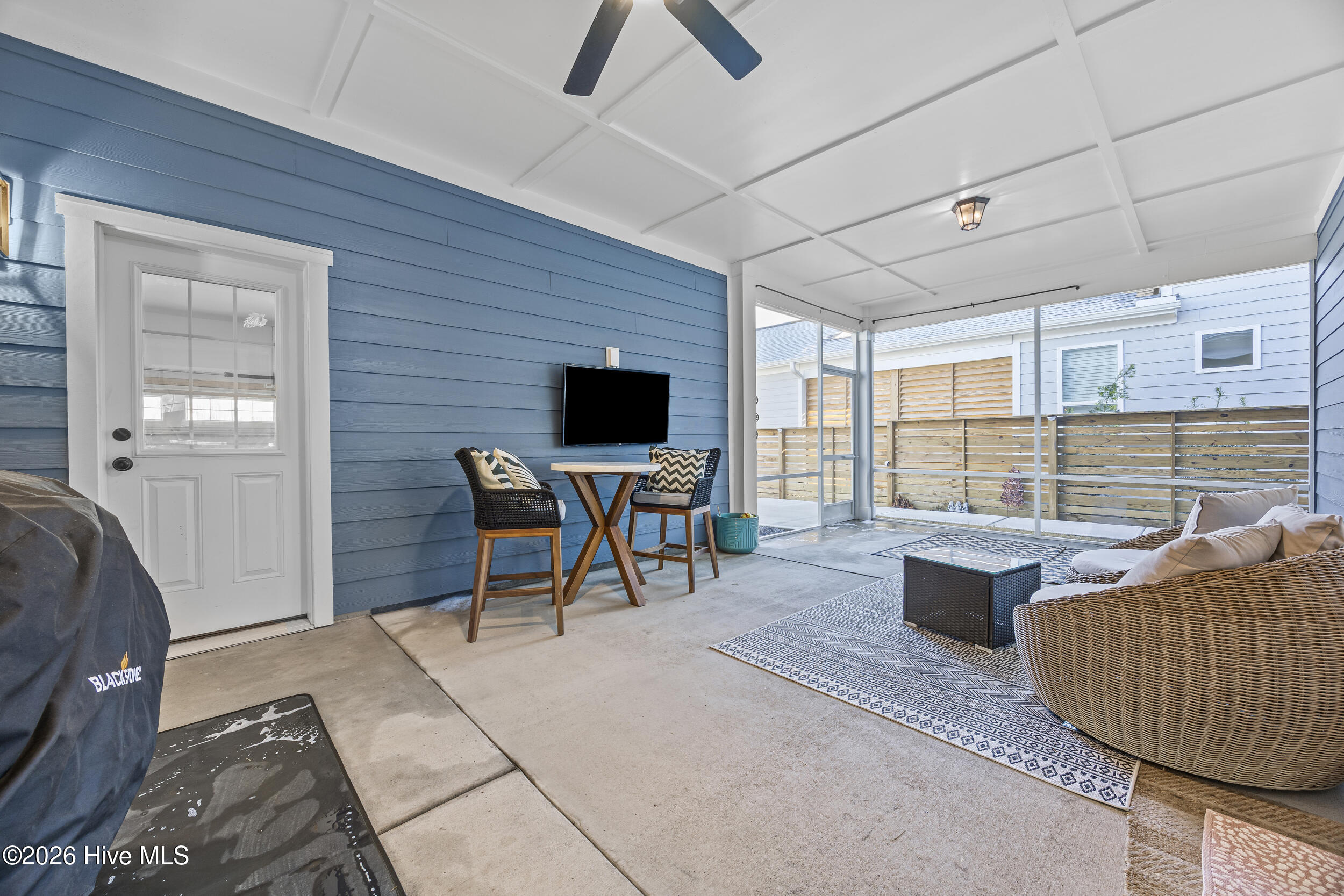 100551783 | Photo 32