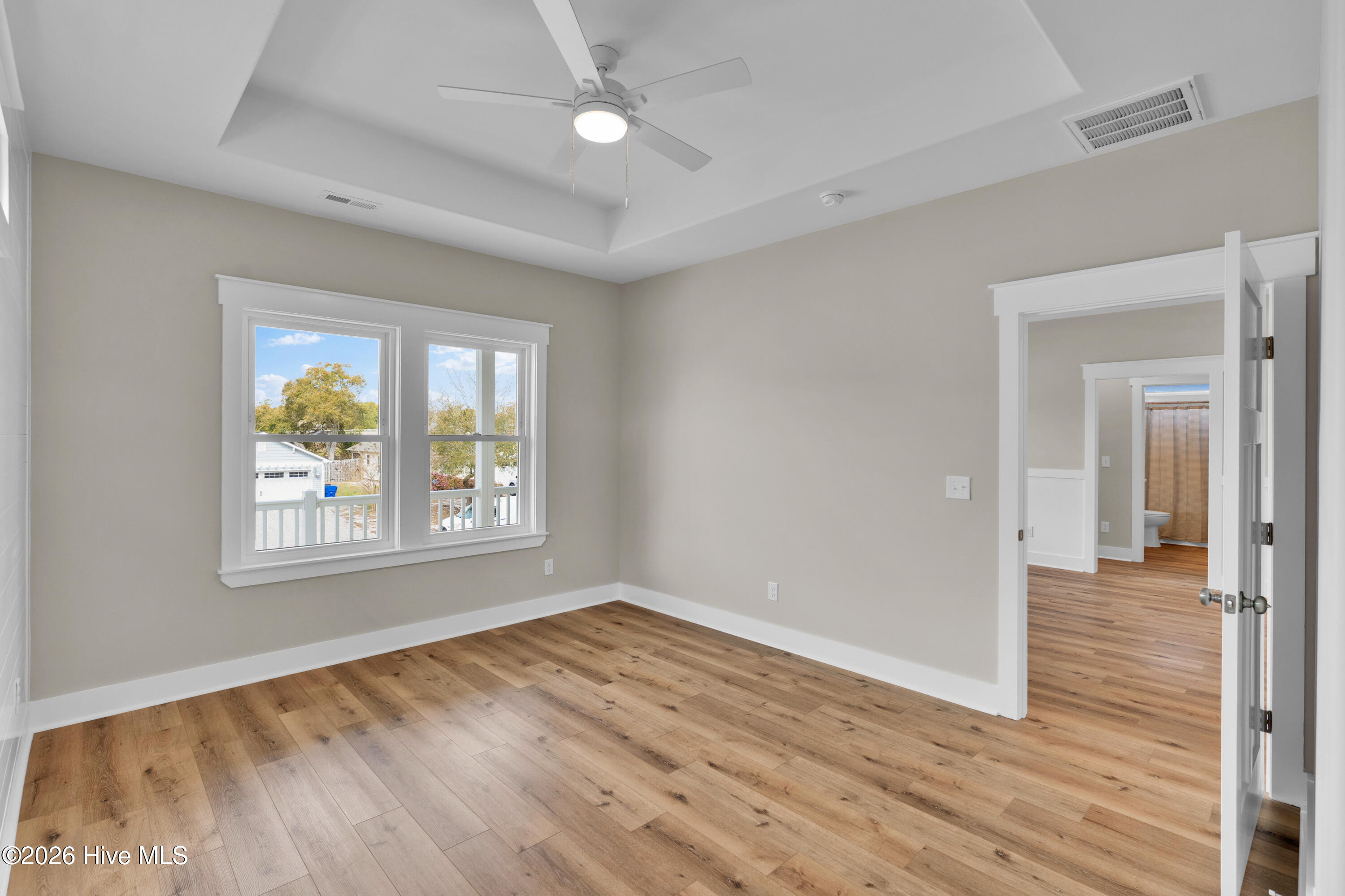 100564696 | Photo 14