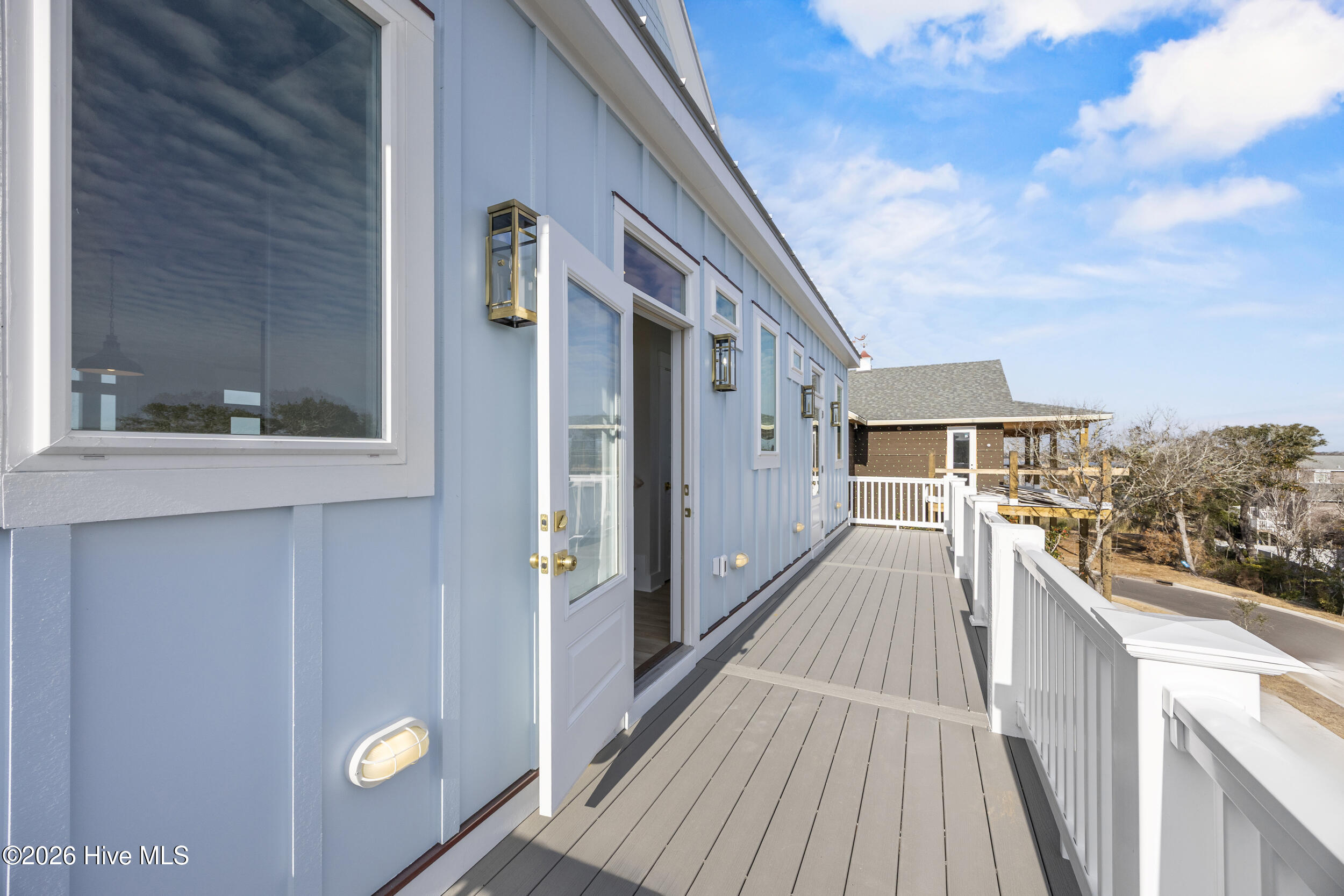 100543064 | Photo 56