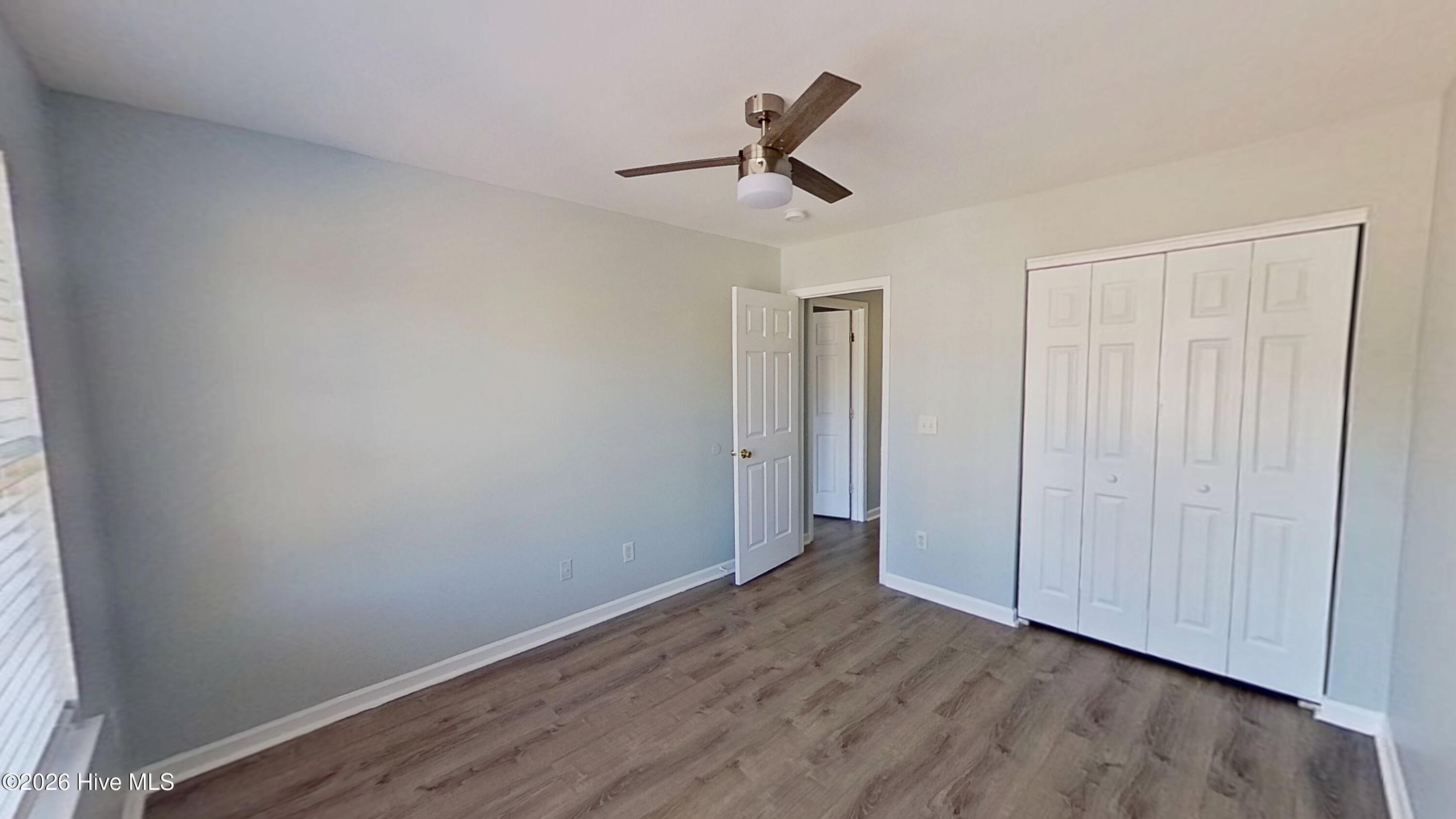 100549358 | Photo 11