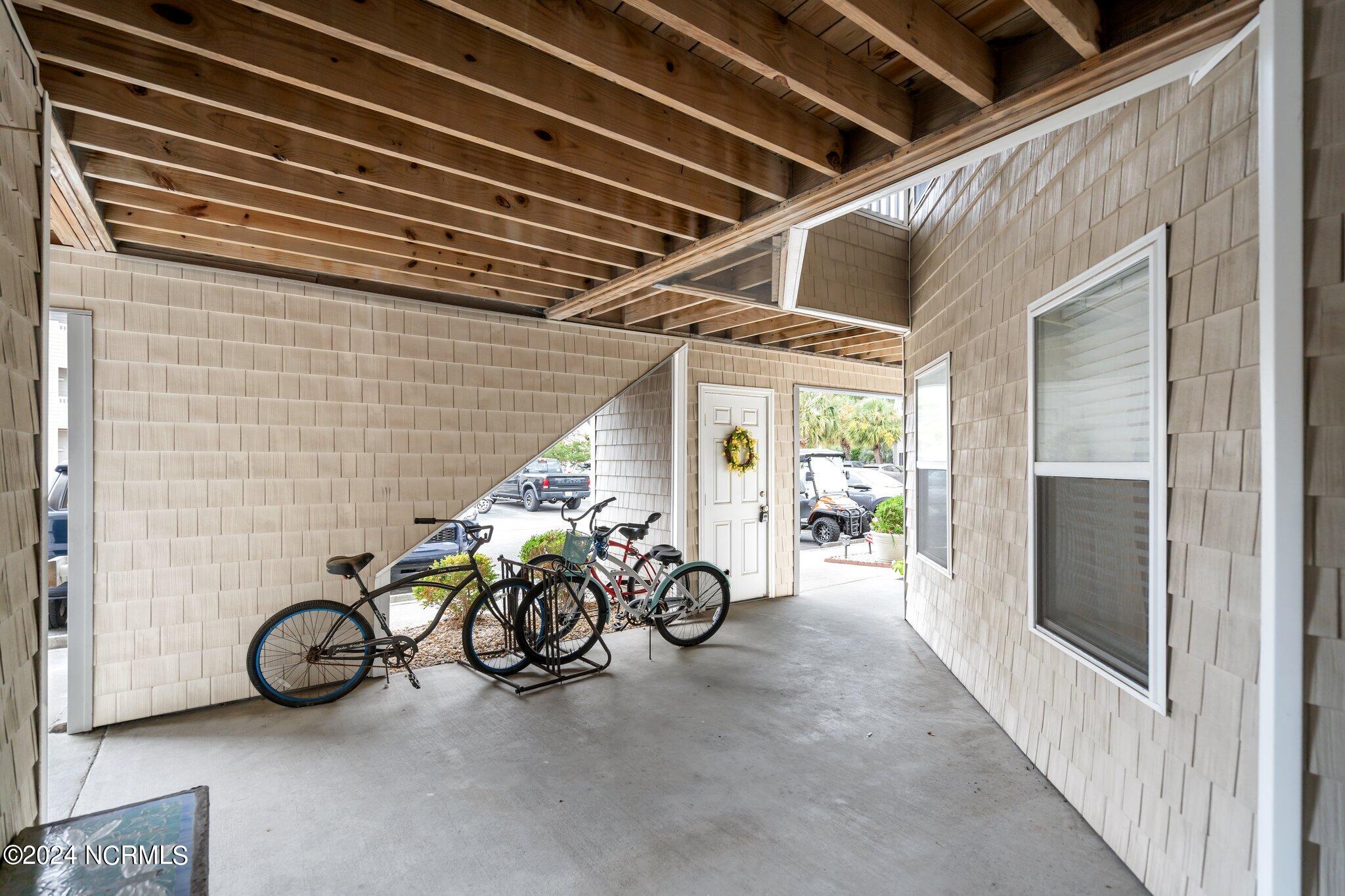 100537994 | Photo 38