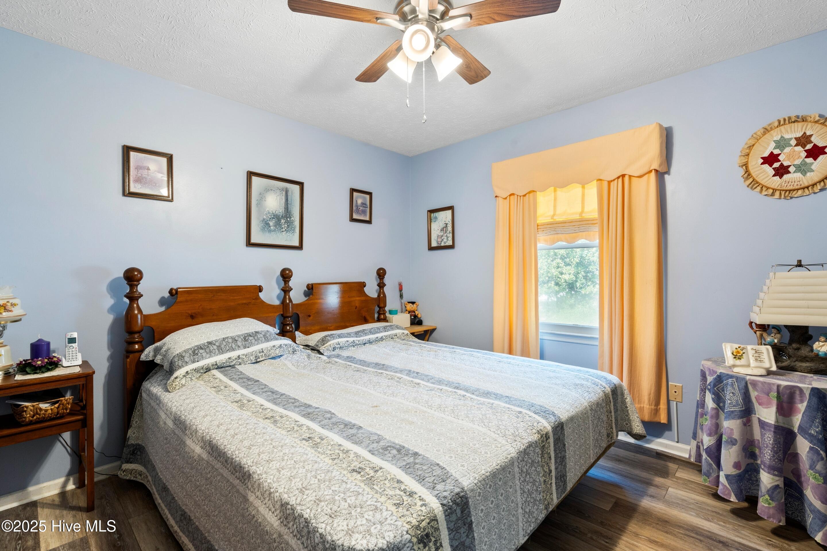 100560876 | Photo 38