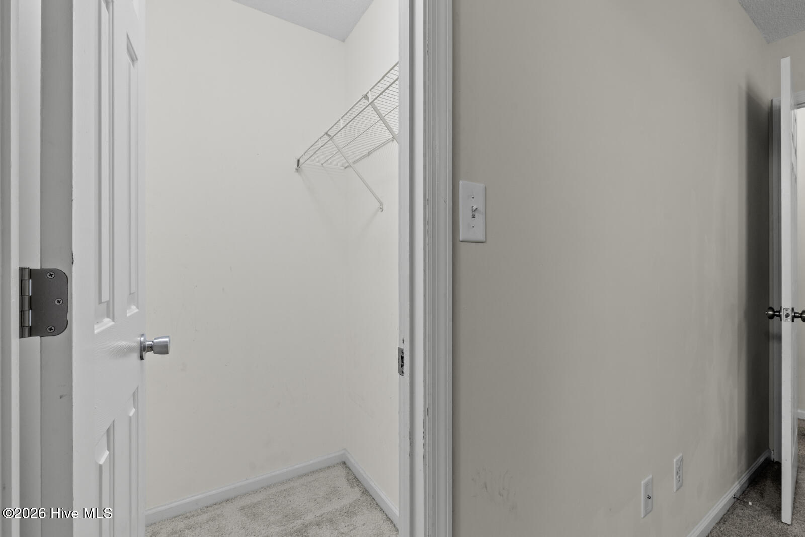 100561392 | Photo 14