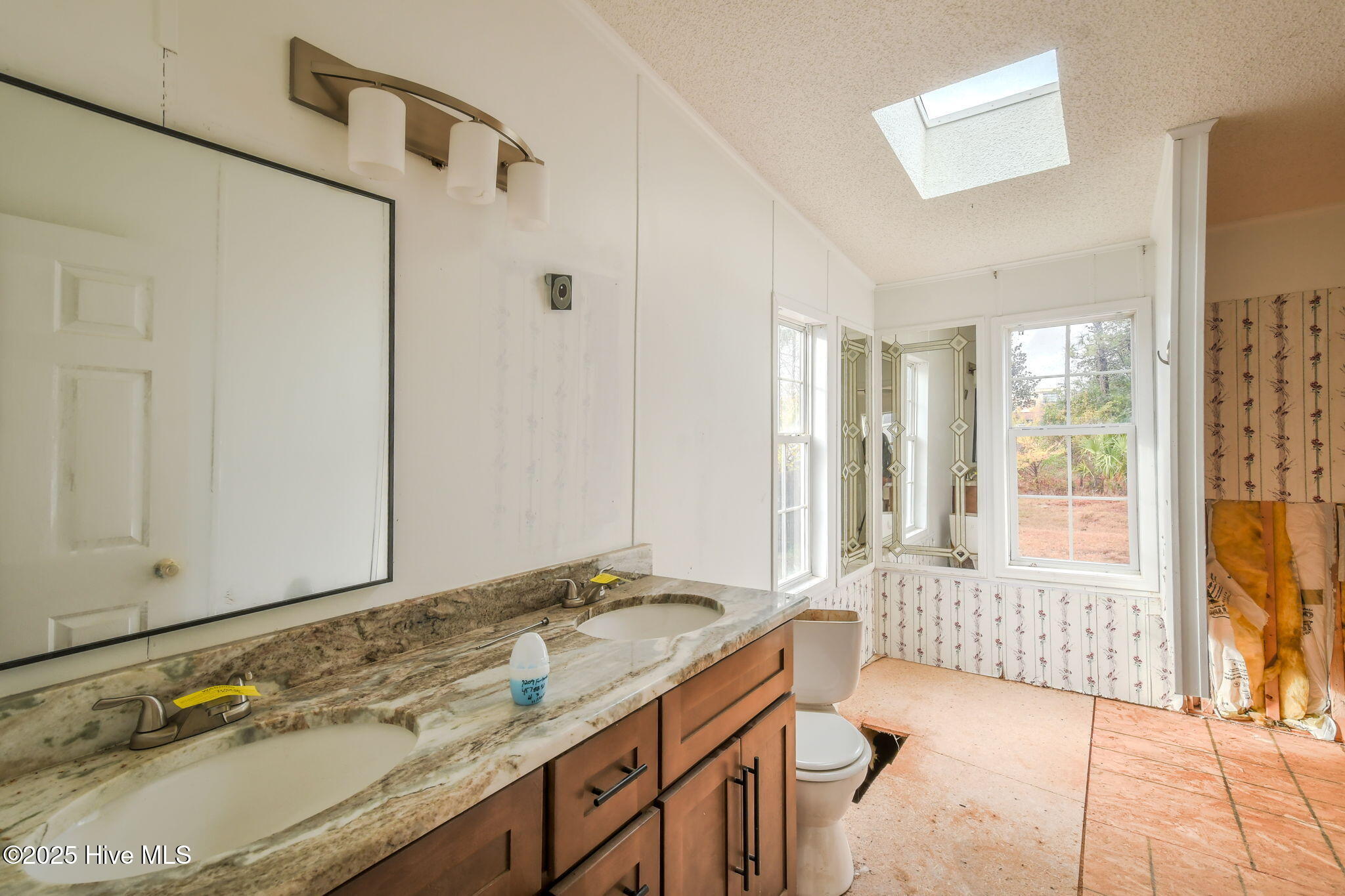 100545513 | Photo 16