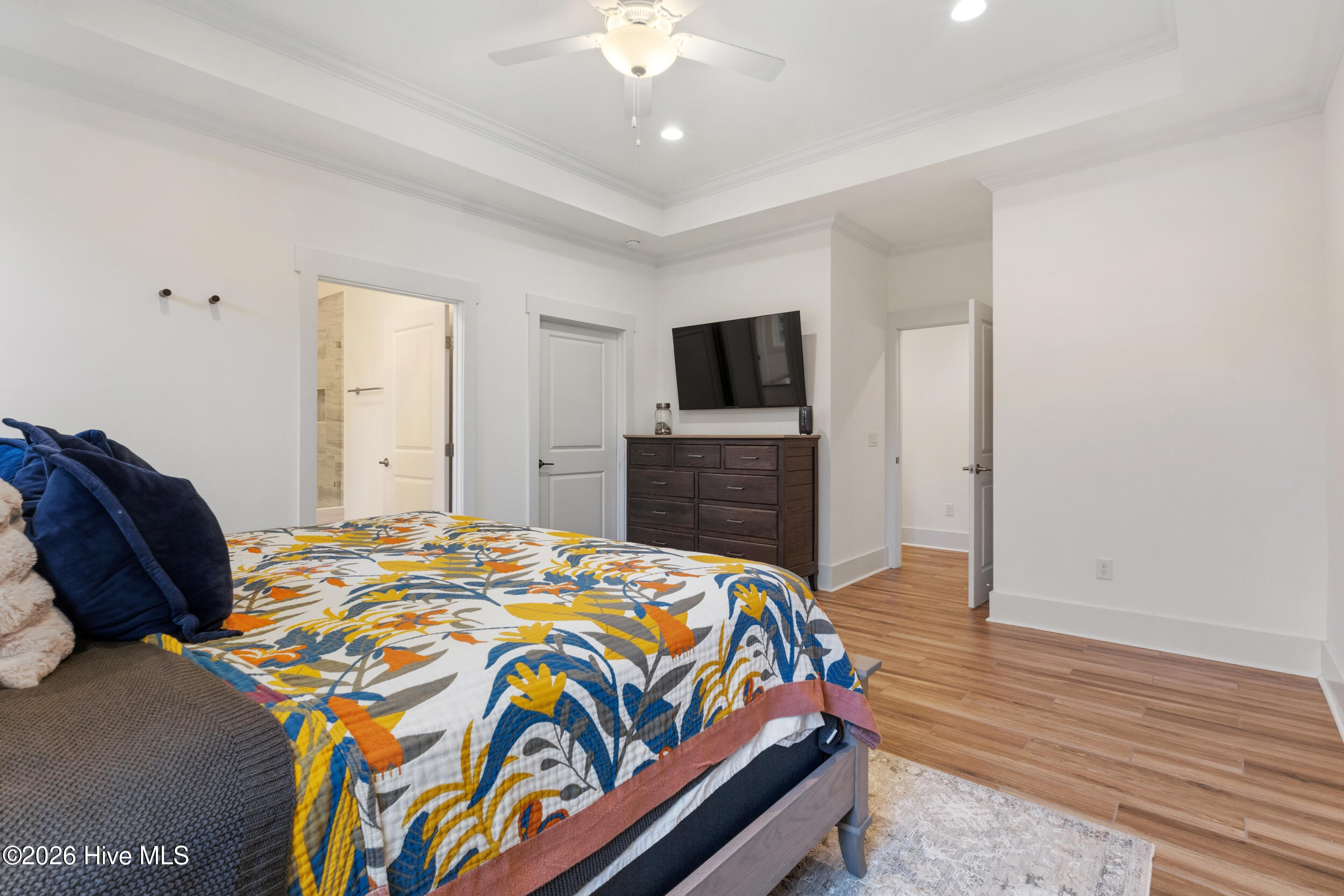 100564391 | Photo 18