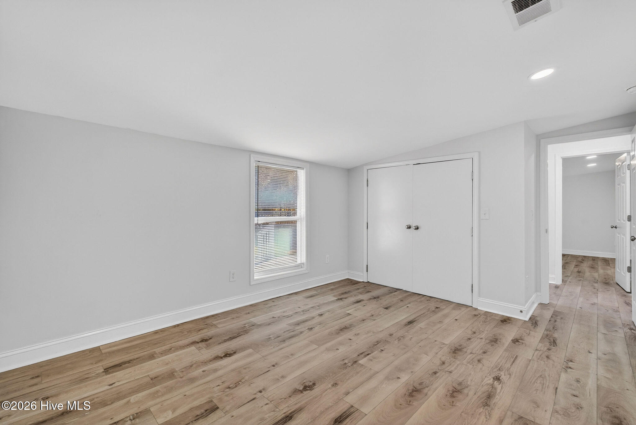 100550452 | Photo 23